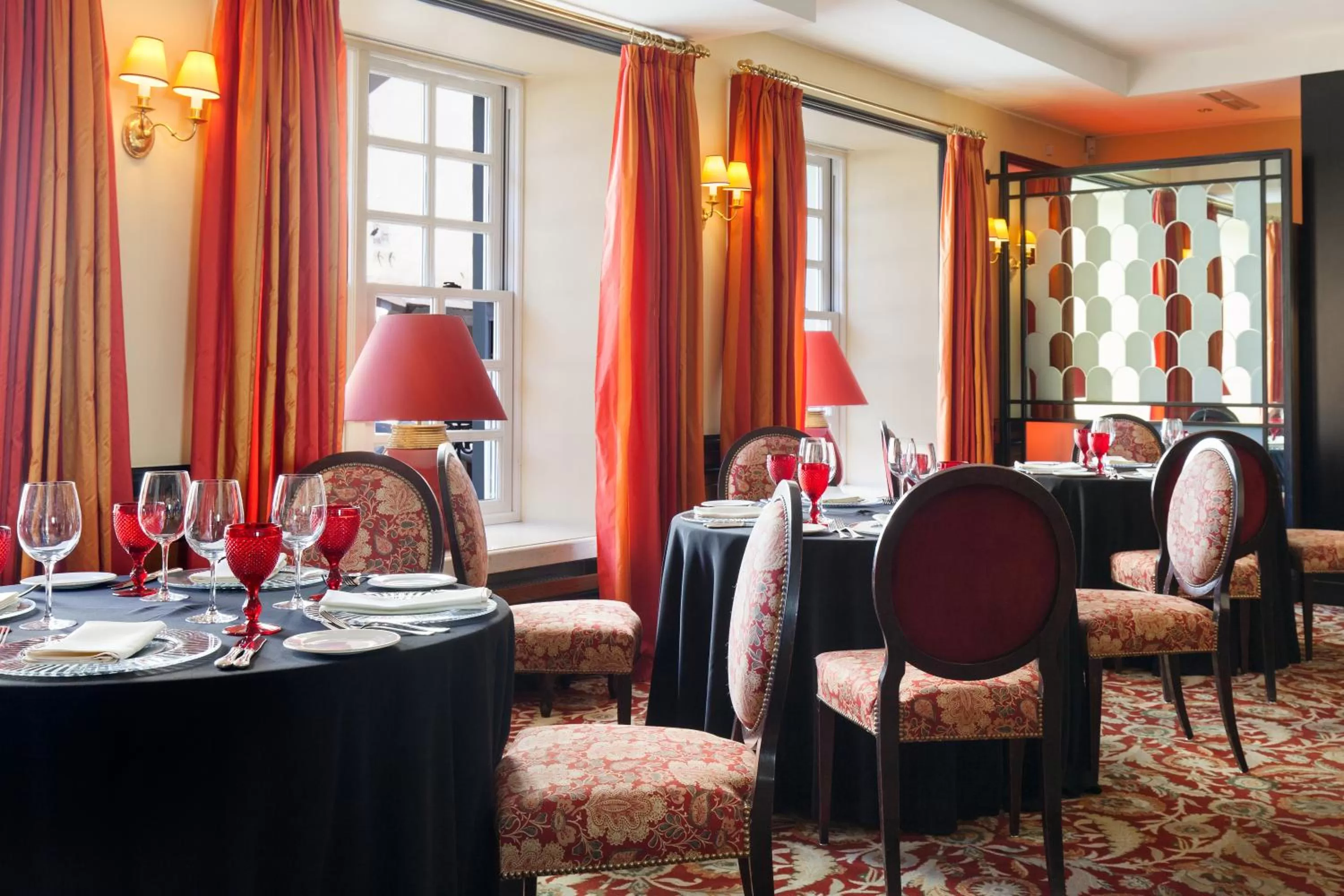 Restaurant/places to eat in NARUTIS Hotel - Small Luxury Hotels of The World