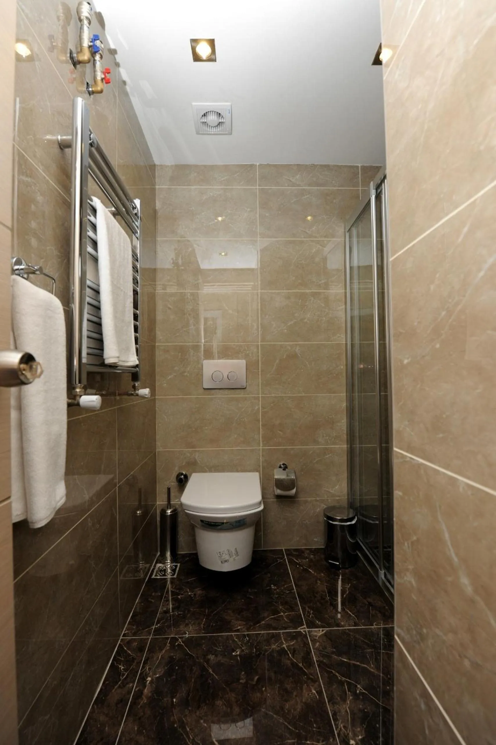 Bathroom in Rooms Inn Taxim