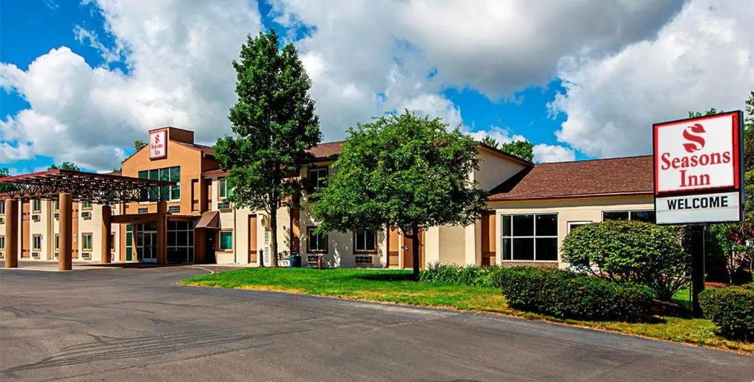 Seasons Inn Traverse City