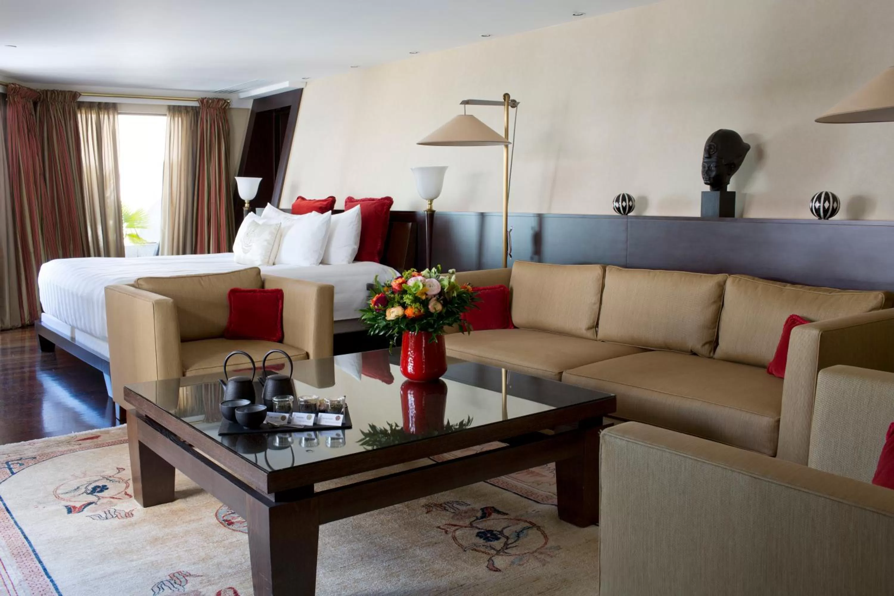 Photo of the whole room, Bed in Hôtel Métropole Monte-Carlo - Spa Guerlain