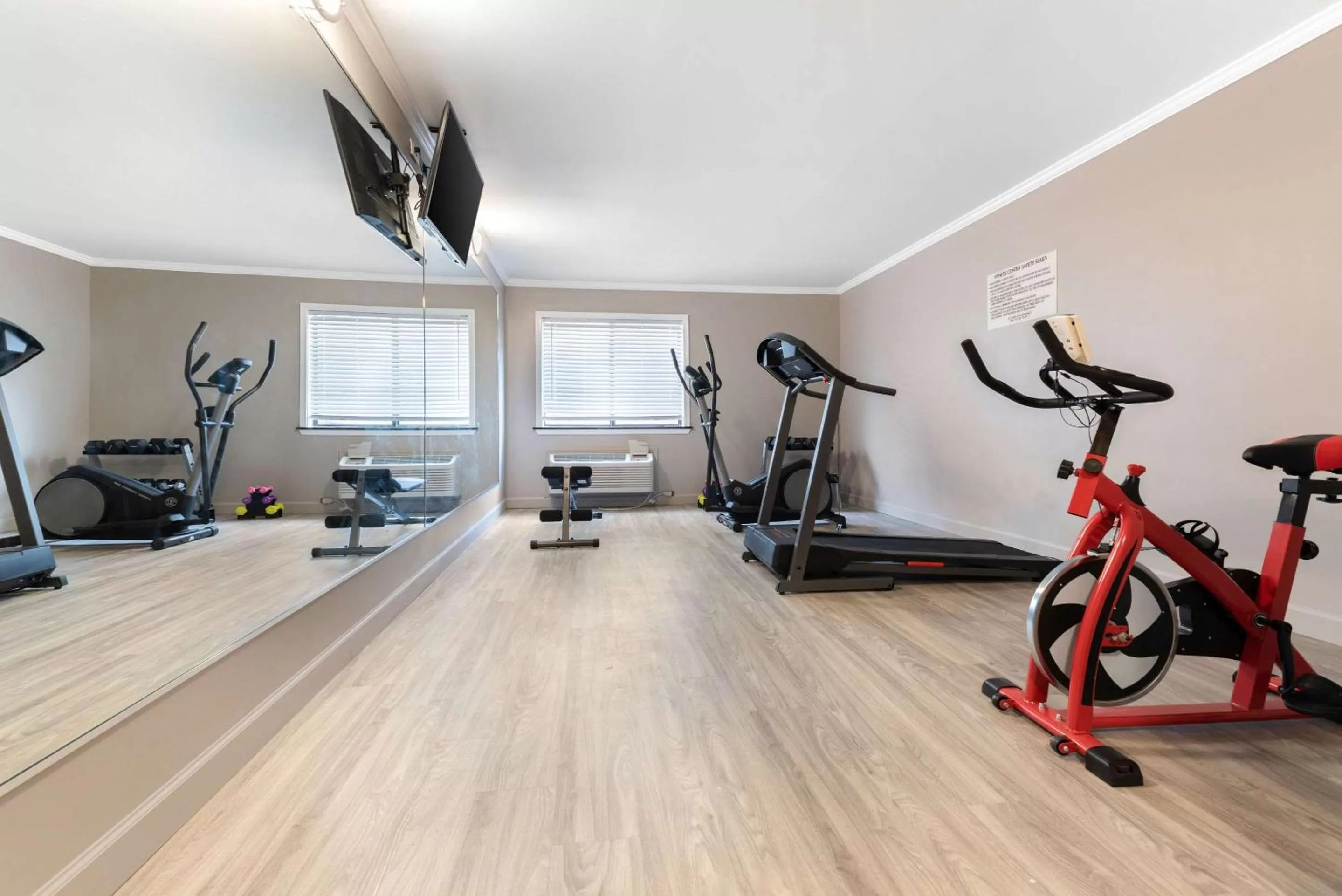 Fitness centre/facilities in Quality Inn Fairborn near Wright Patterson AFB
