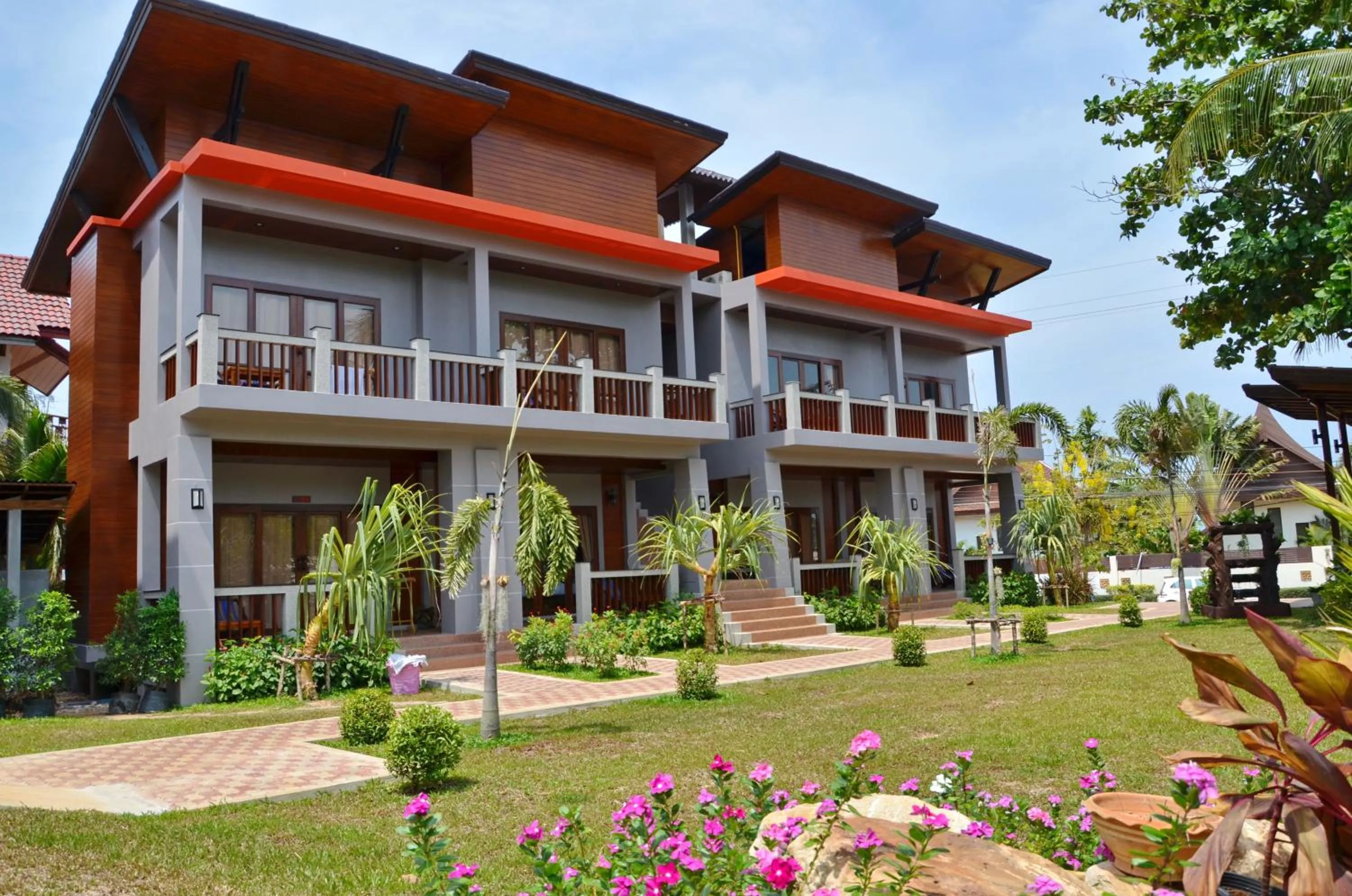 Property building in Lanta Intanin Resort - SHA Extra Plus