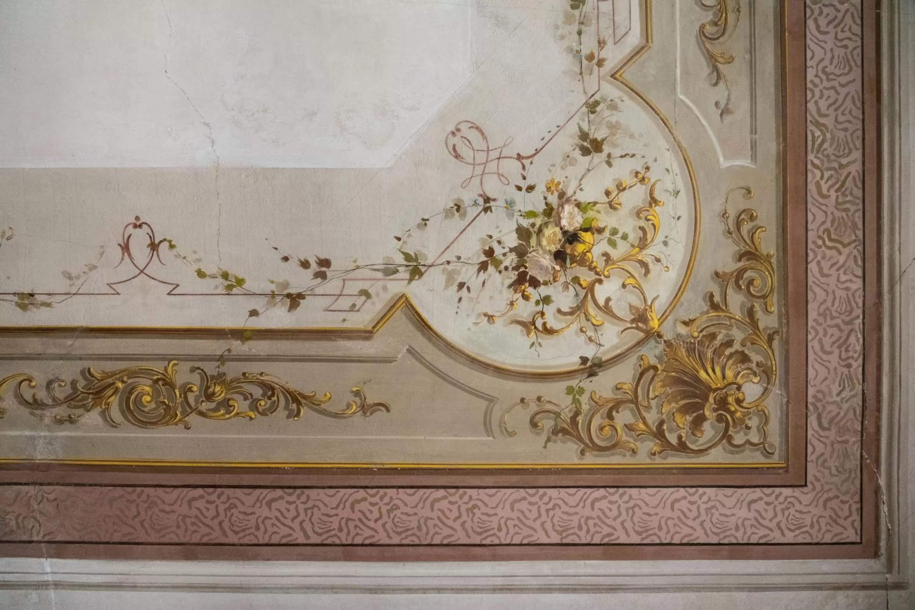 Decorative detail in Villa Moro Lin Design Apartments