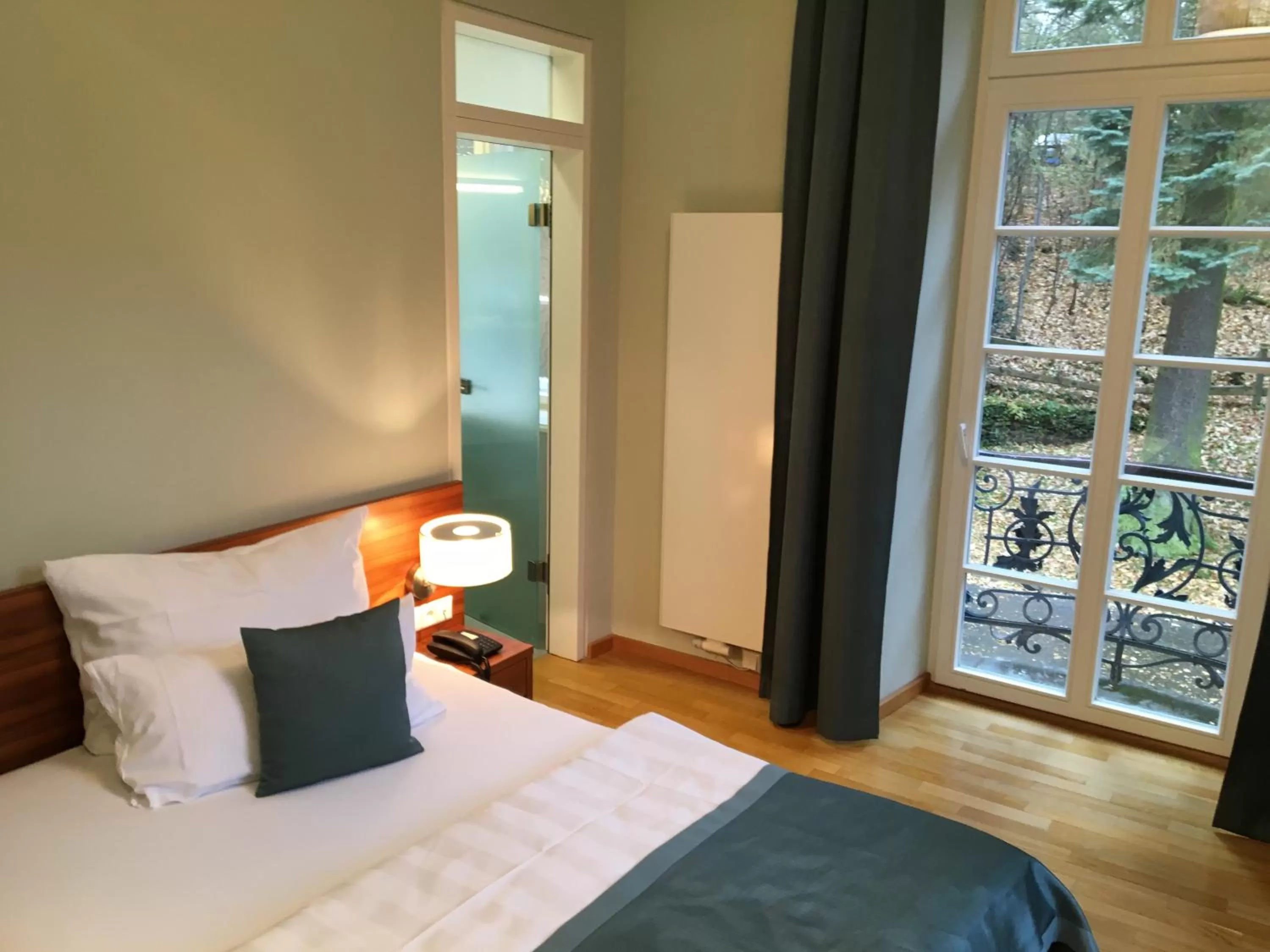 Photo of the whole room, Bed in Hotel Schloss Rabenstein