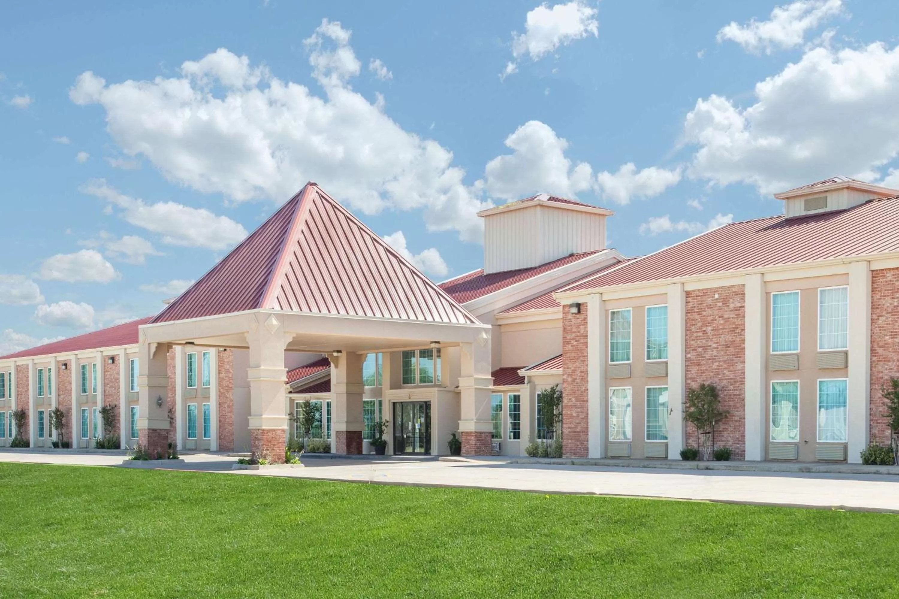 Property building in Super 8 by Wyndham Oklahoma City