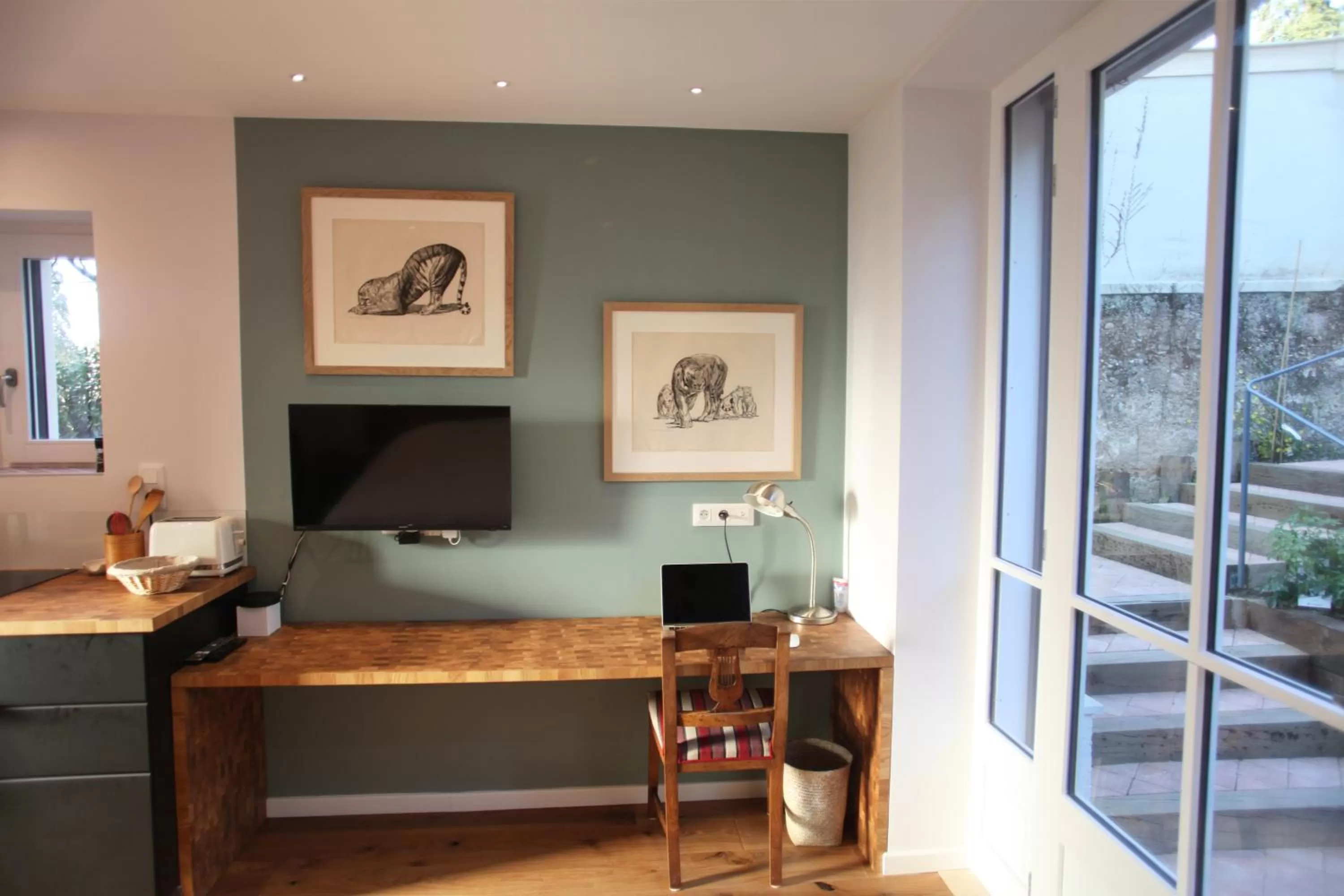 Other in LYONEST chambre d'hôtes