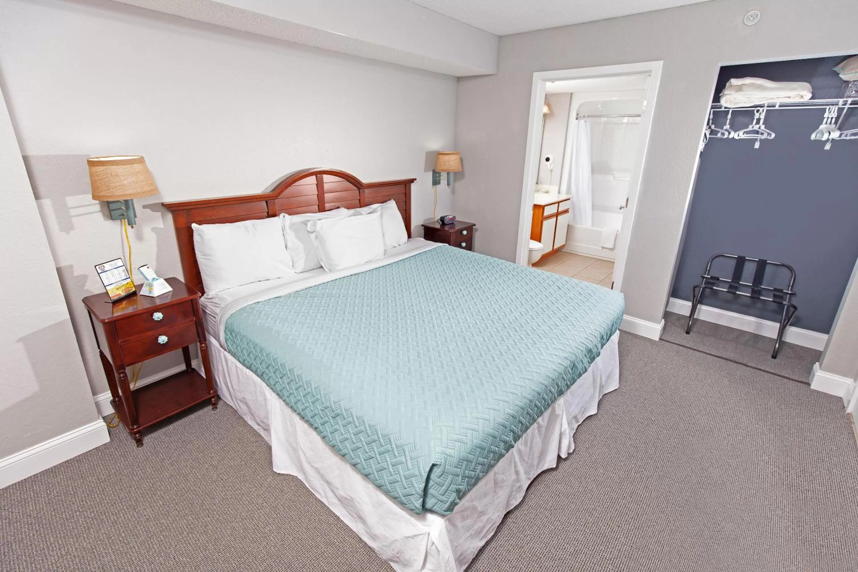 Bedroom, Bed in Beach Vacation Condos South