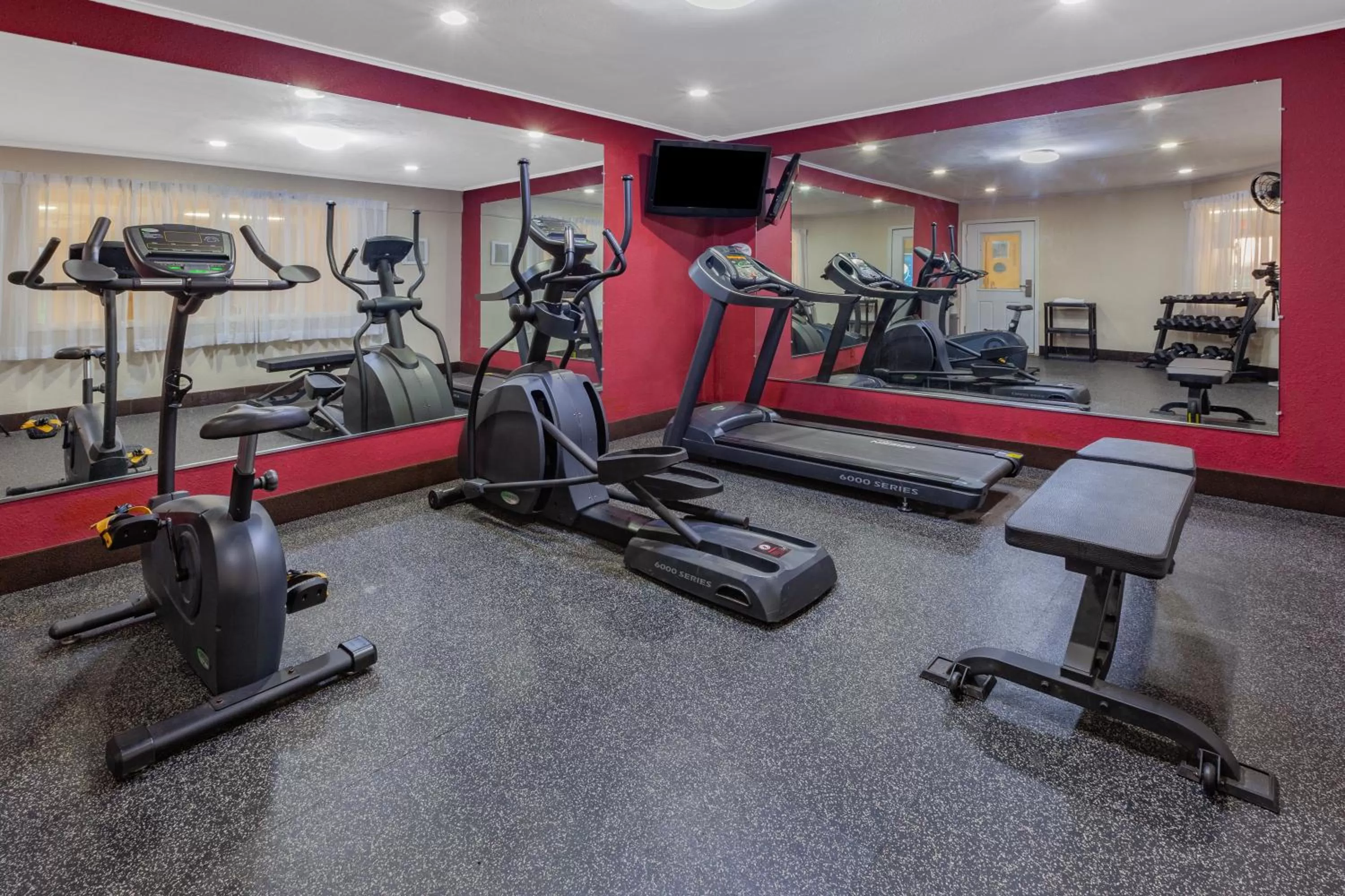 Fitness centre/facilities in Baymont by Wyndham Perrysburg-Toledo