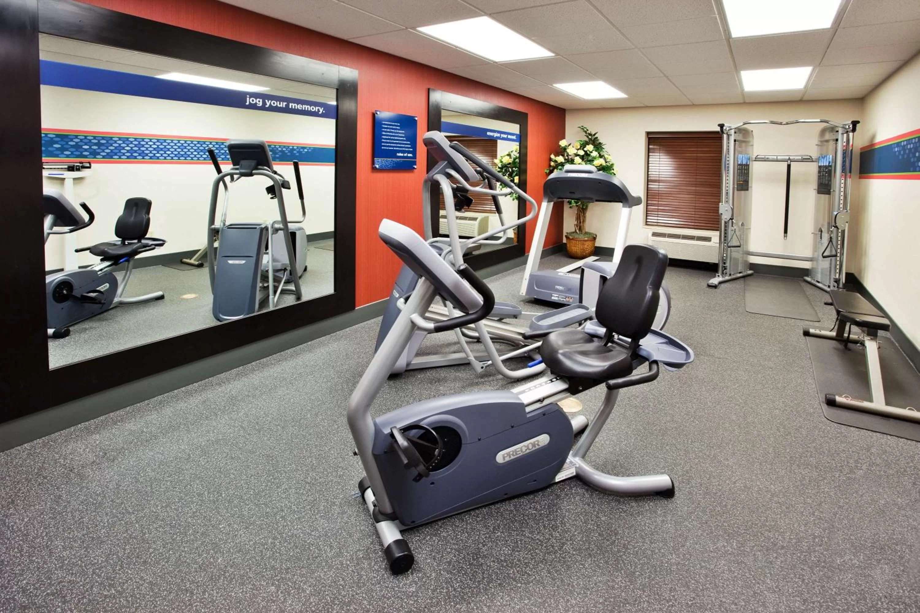 Fitness centre/facilities in Hampton Inn & Suites Oxford-Anniston