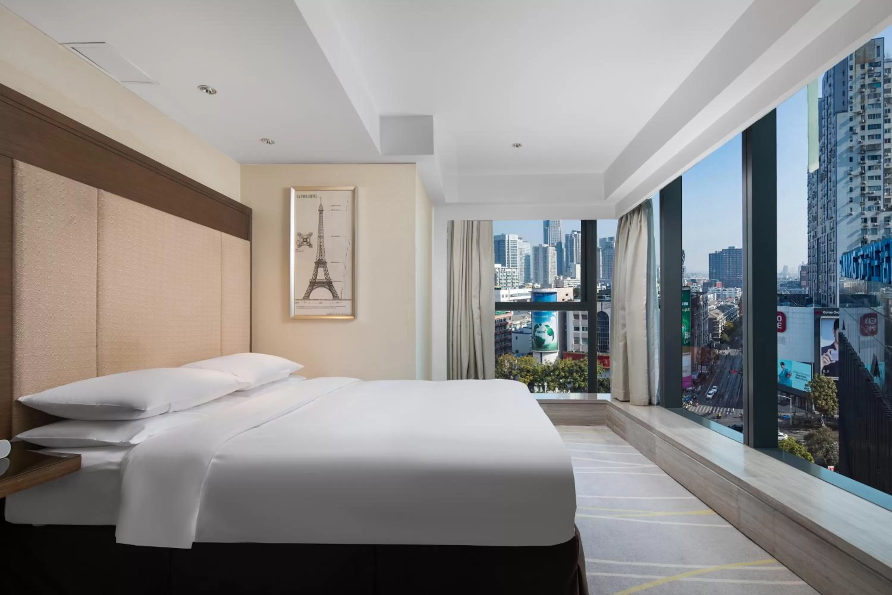 Bed in Novotel Nanjing Central