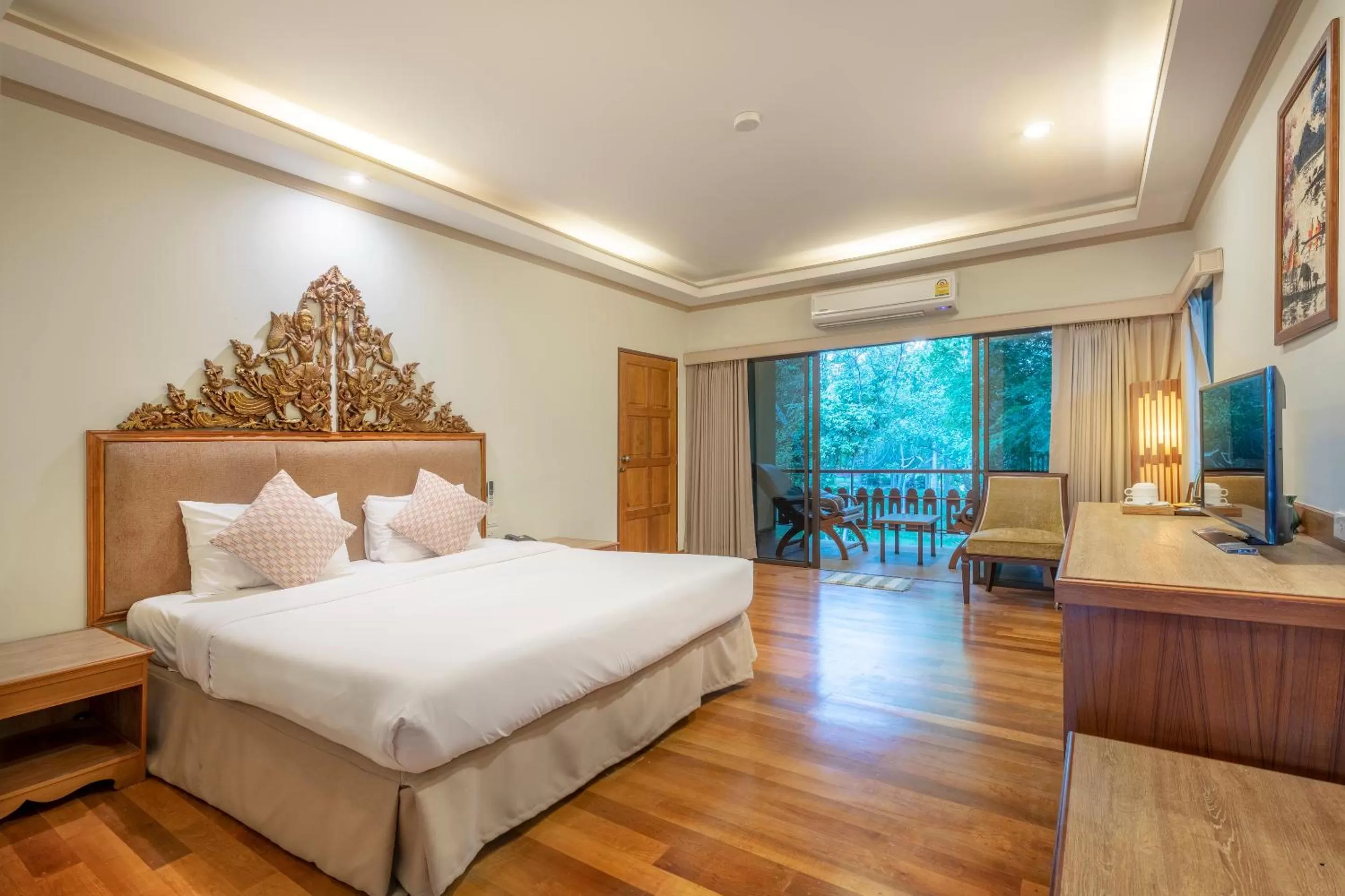 Bedroom, Bed in Vana Varin Resort