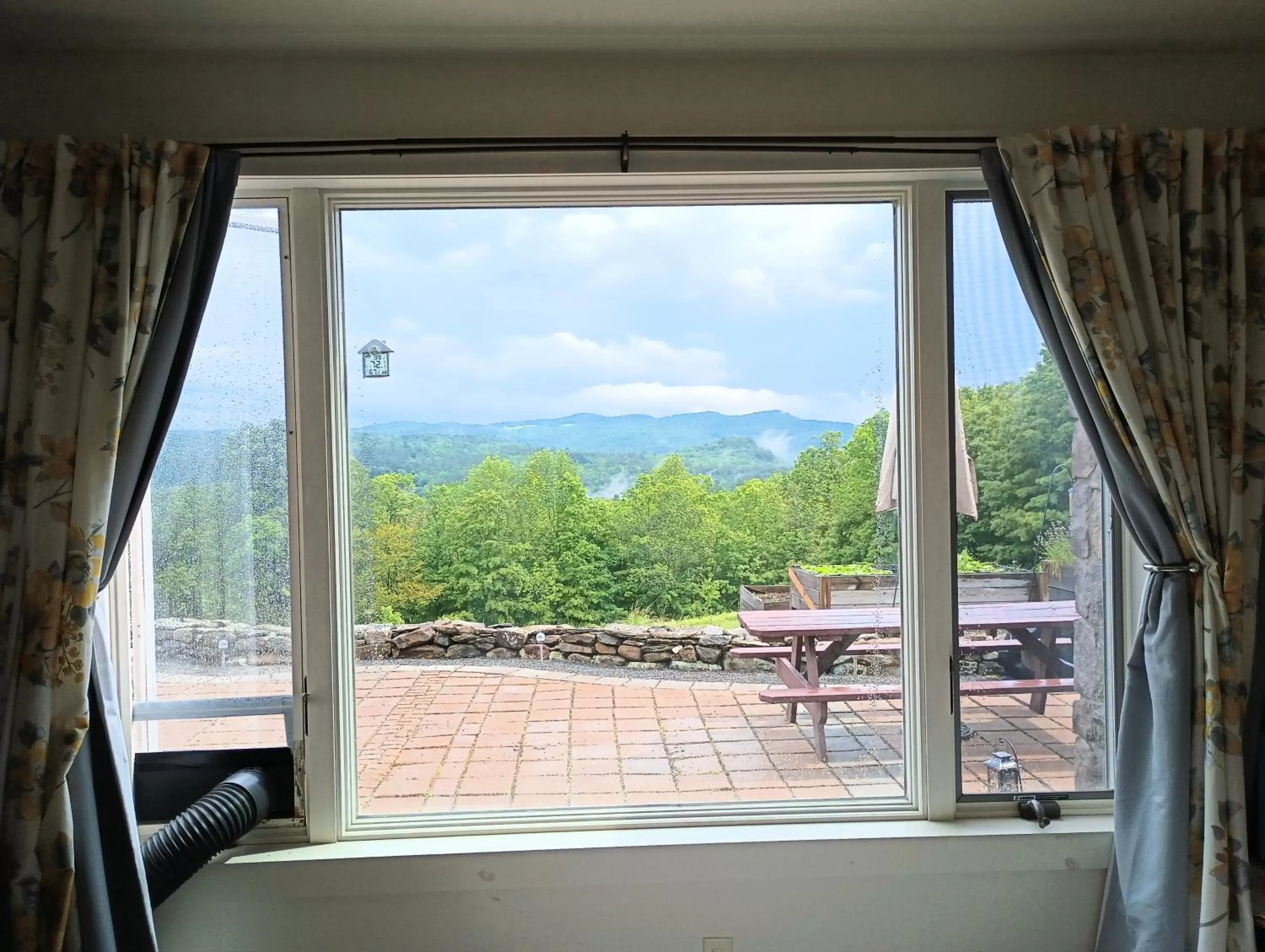 Natural landscape in 13 Hills Bed & Breakfast