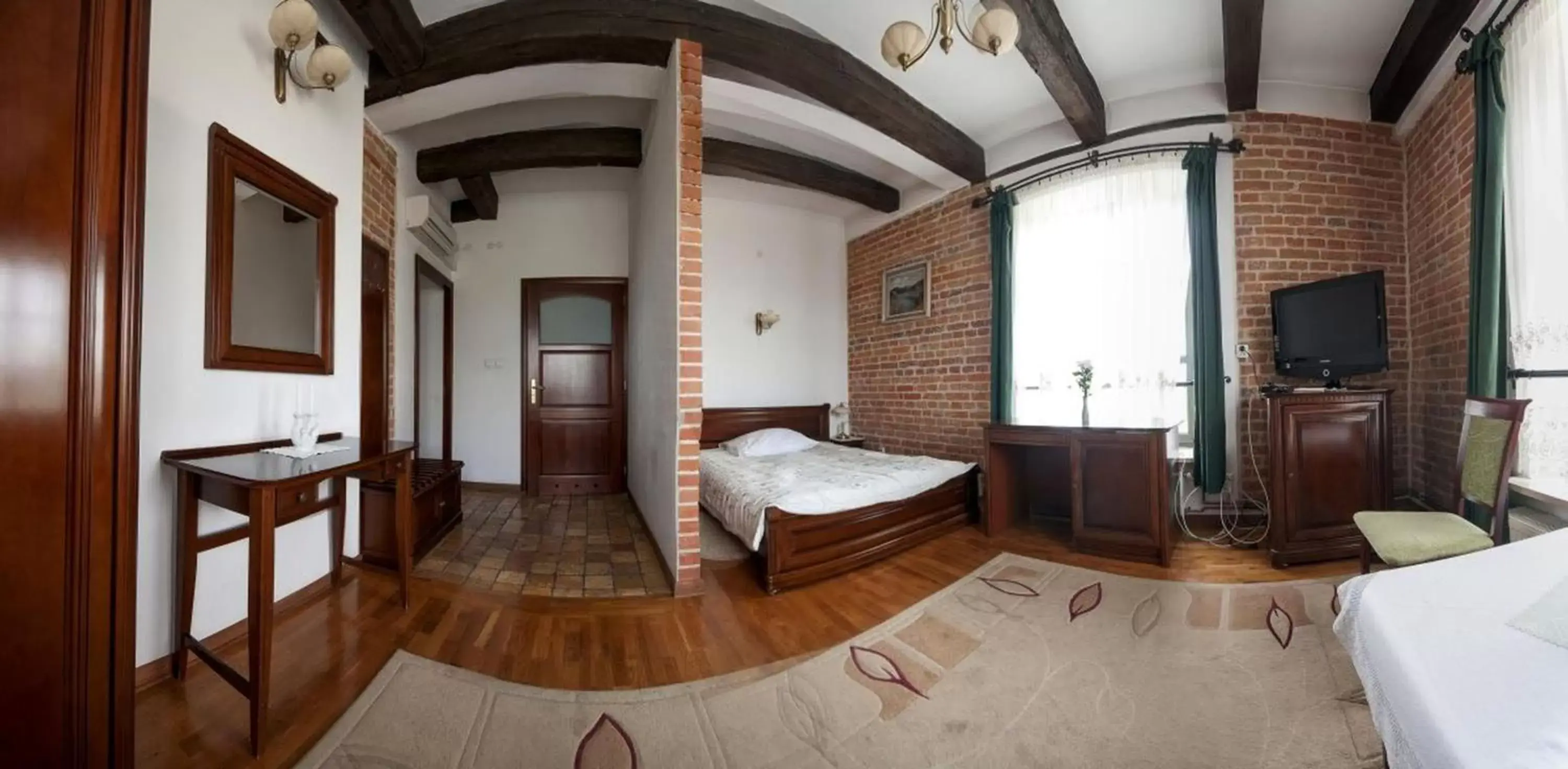 Superior Triple Room - single occupancy in Hotel Restauracja Pod Parowozem Superior Triple Room - single occupancy in Hotel Restauracja Pod Parowozem