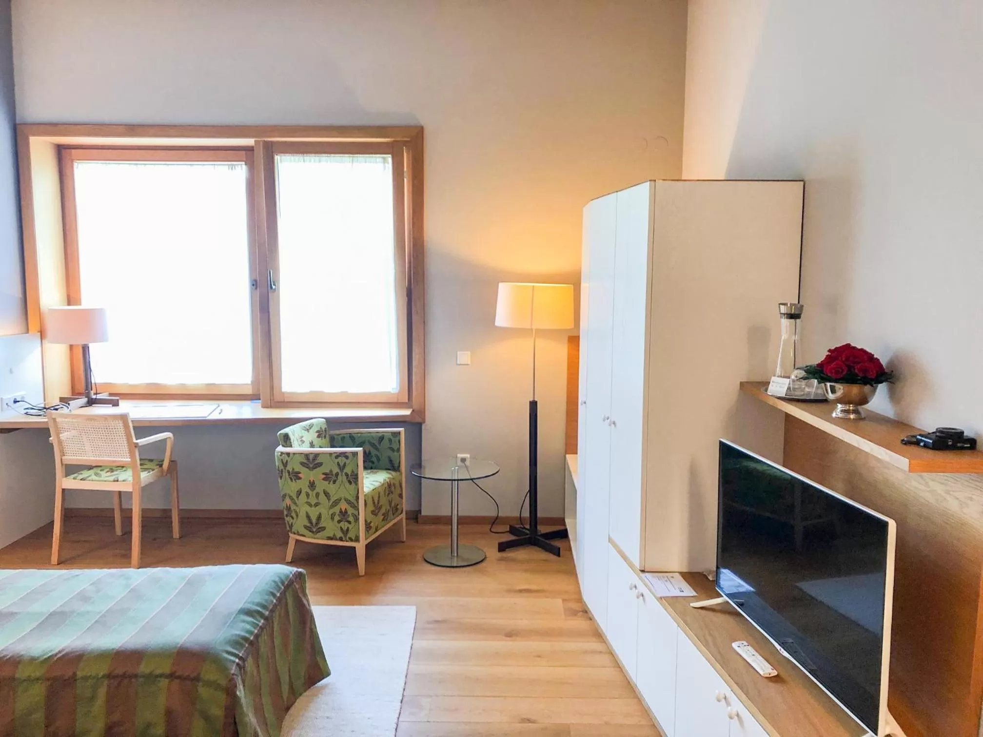 TV and multimedia, TV/Entertainment Center in Die Schmiede