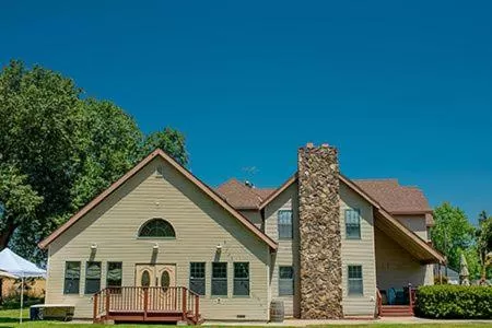 Facade/entrance in Freeport Wine Country Inn
