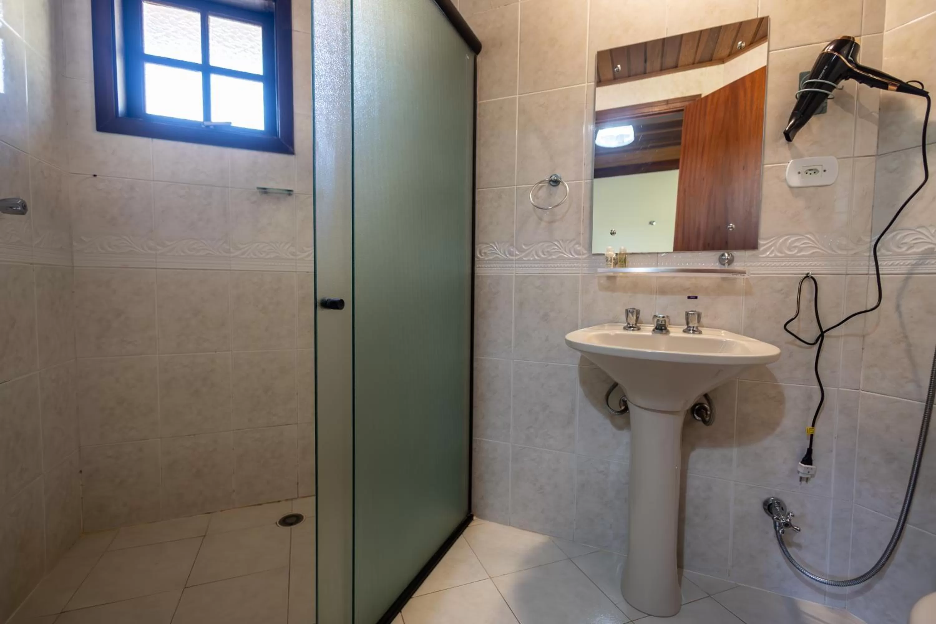 Bathroom in Chalés 3 Pinheiros