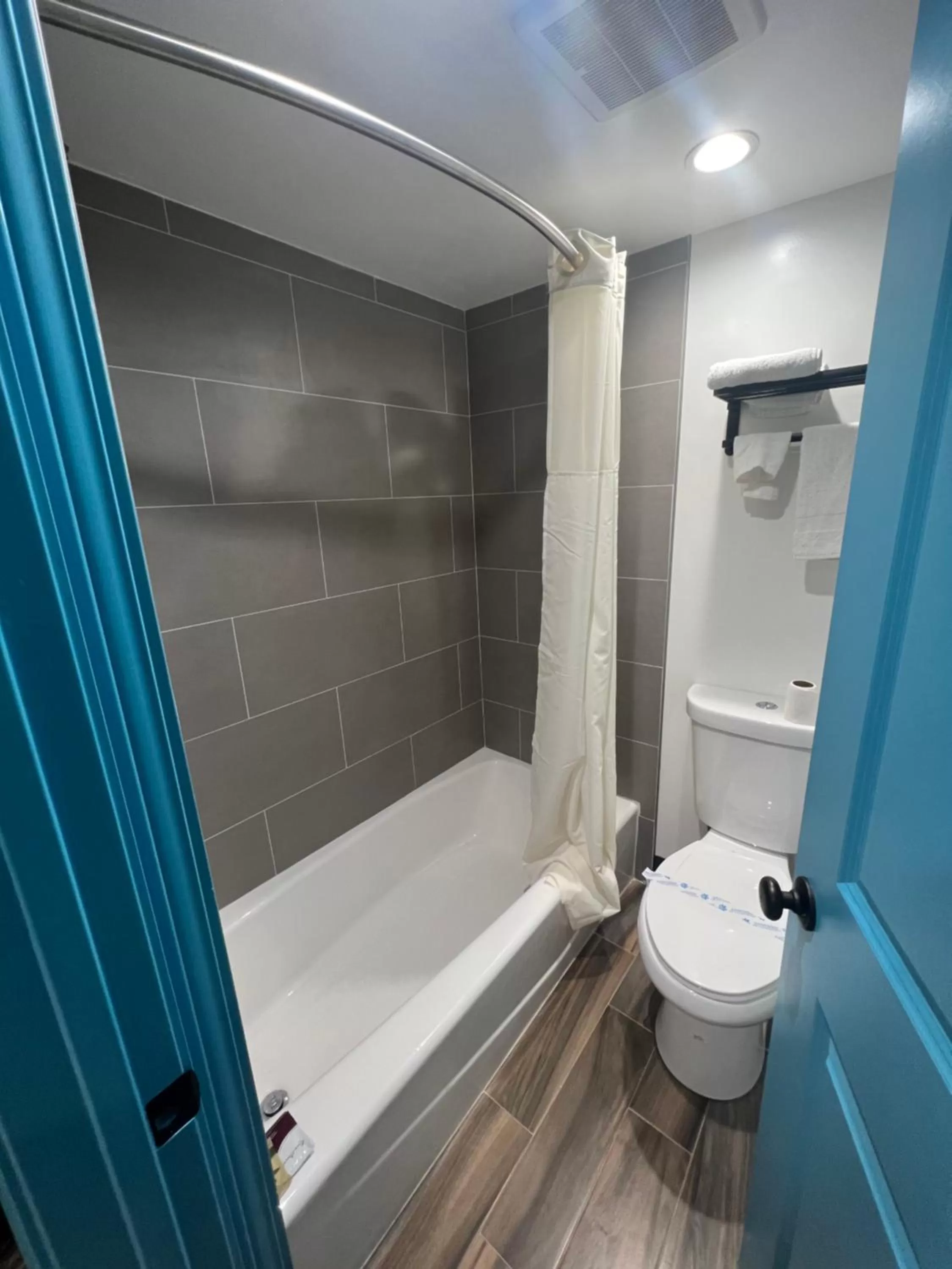 Shower in Arlo Motel