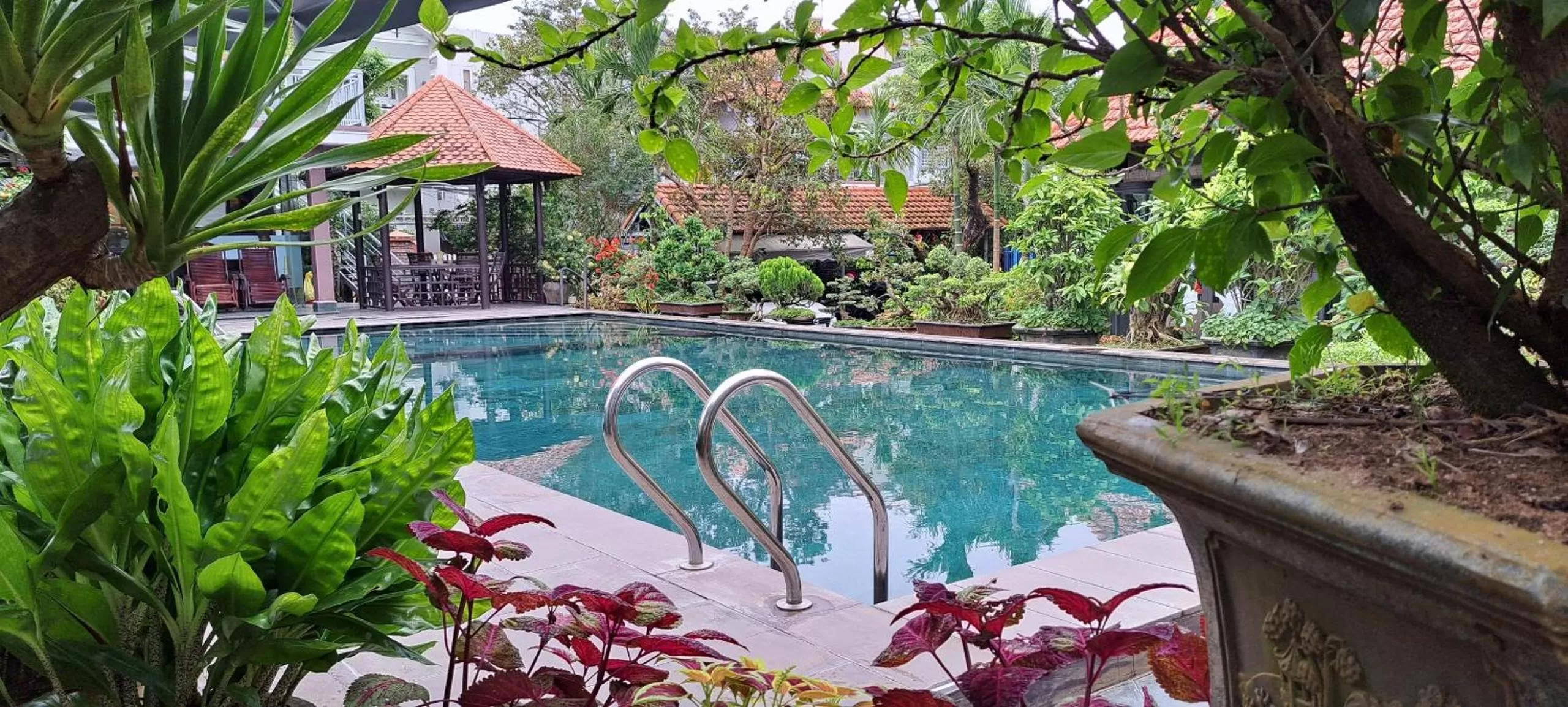 Swimming pool in Betel Garden Villa