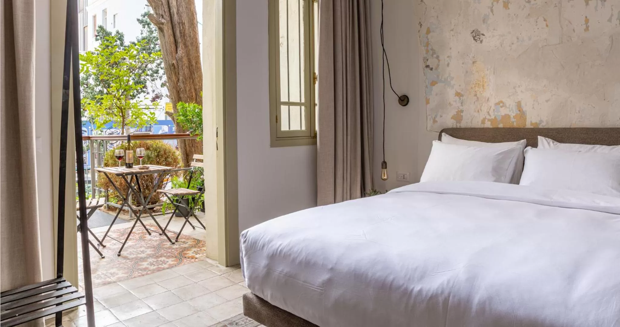 Balcony/Terrace, Bed in Ruby