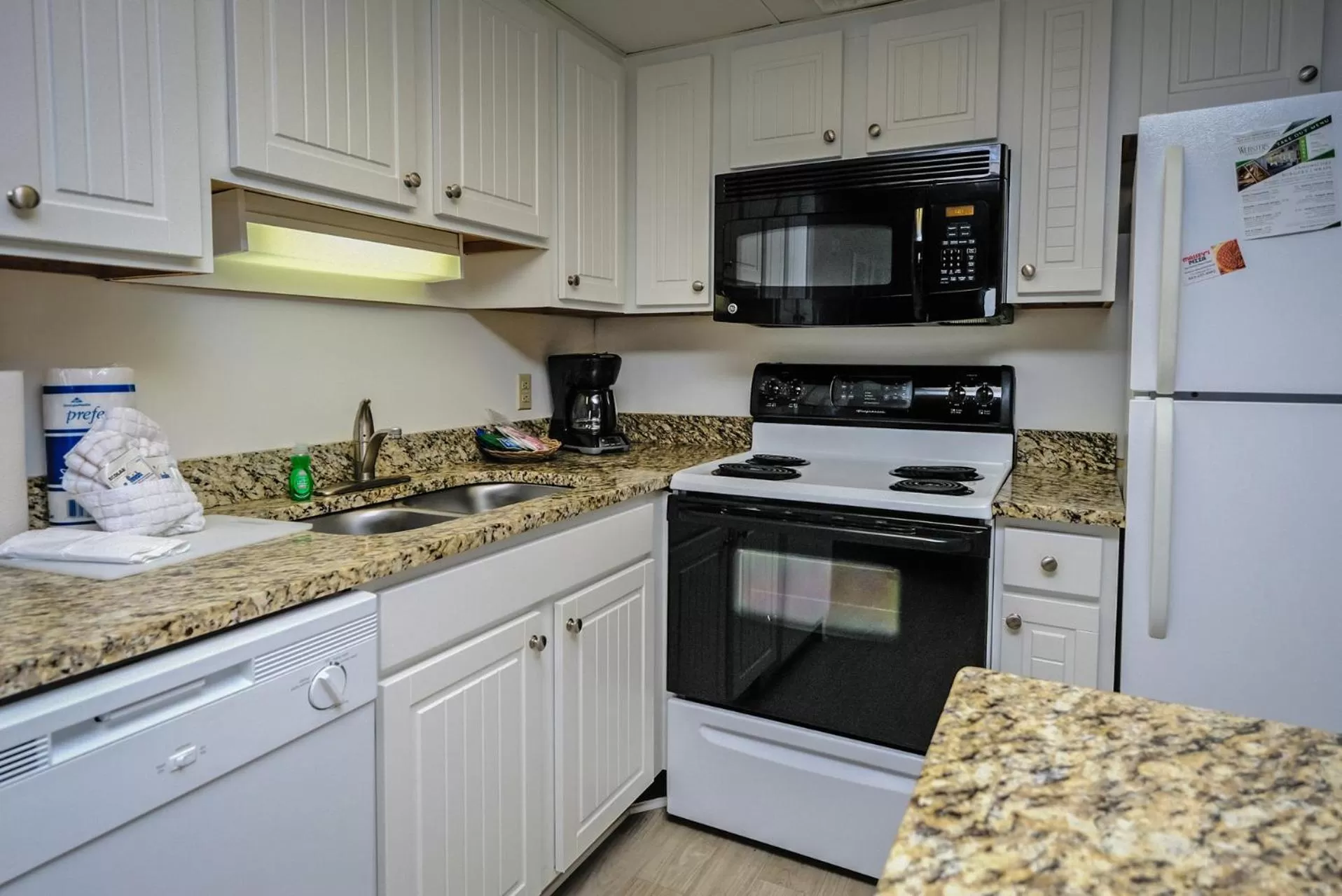 Kitchen or kitchenette in Litchfield Beach & Golf Resort