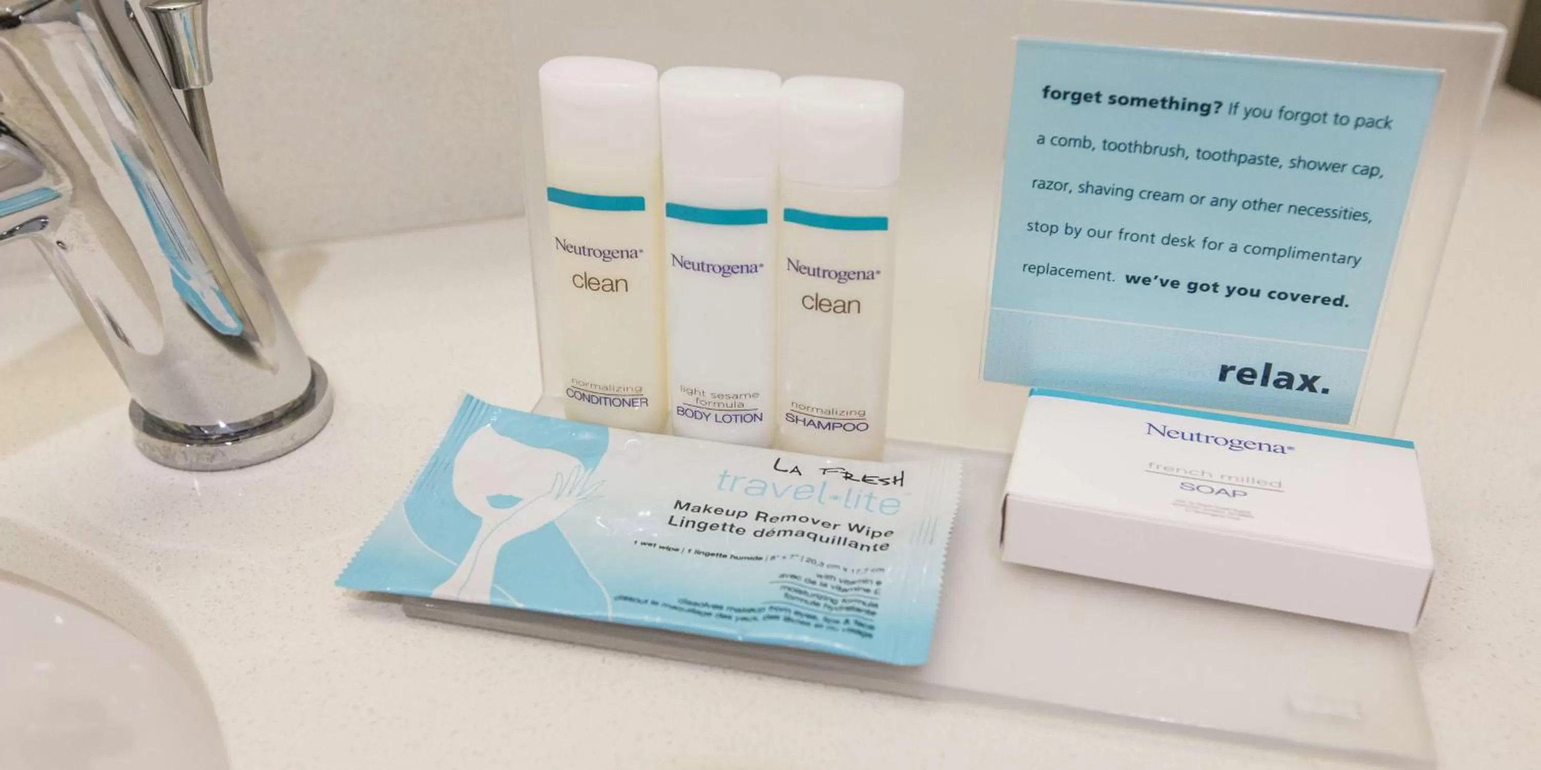 Bathroom in Hampton Inn & Suites Charlotte/Ballantyne, Nc