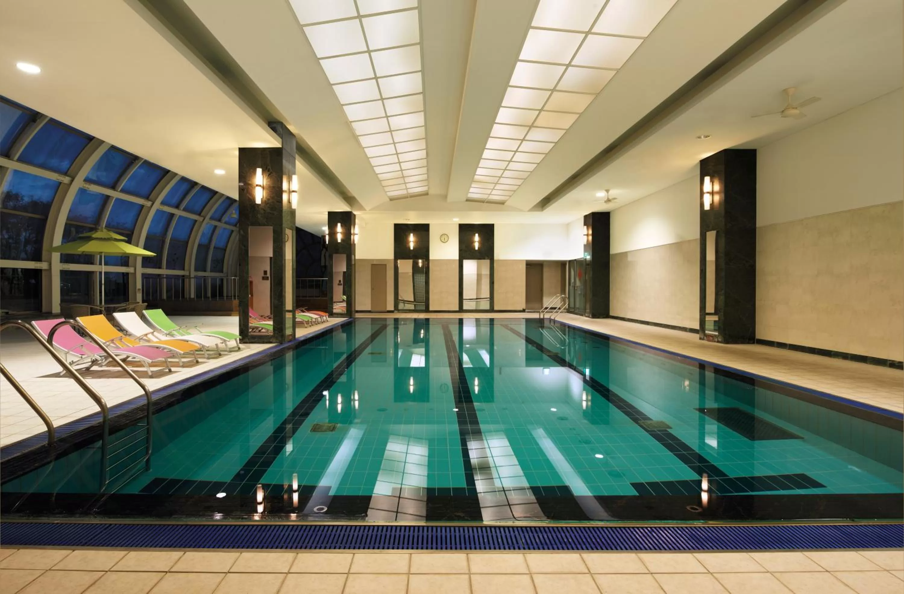Swimming pool in Lotte Hotel Ulsan