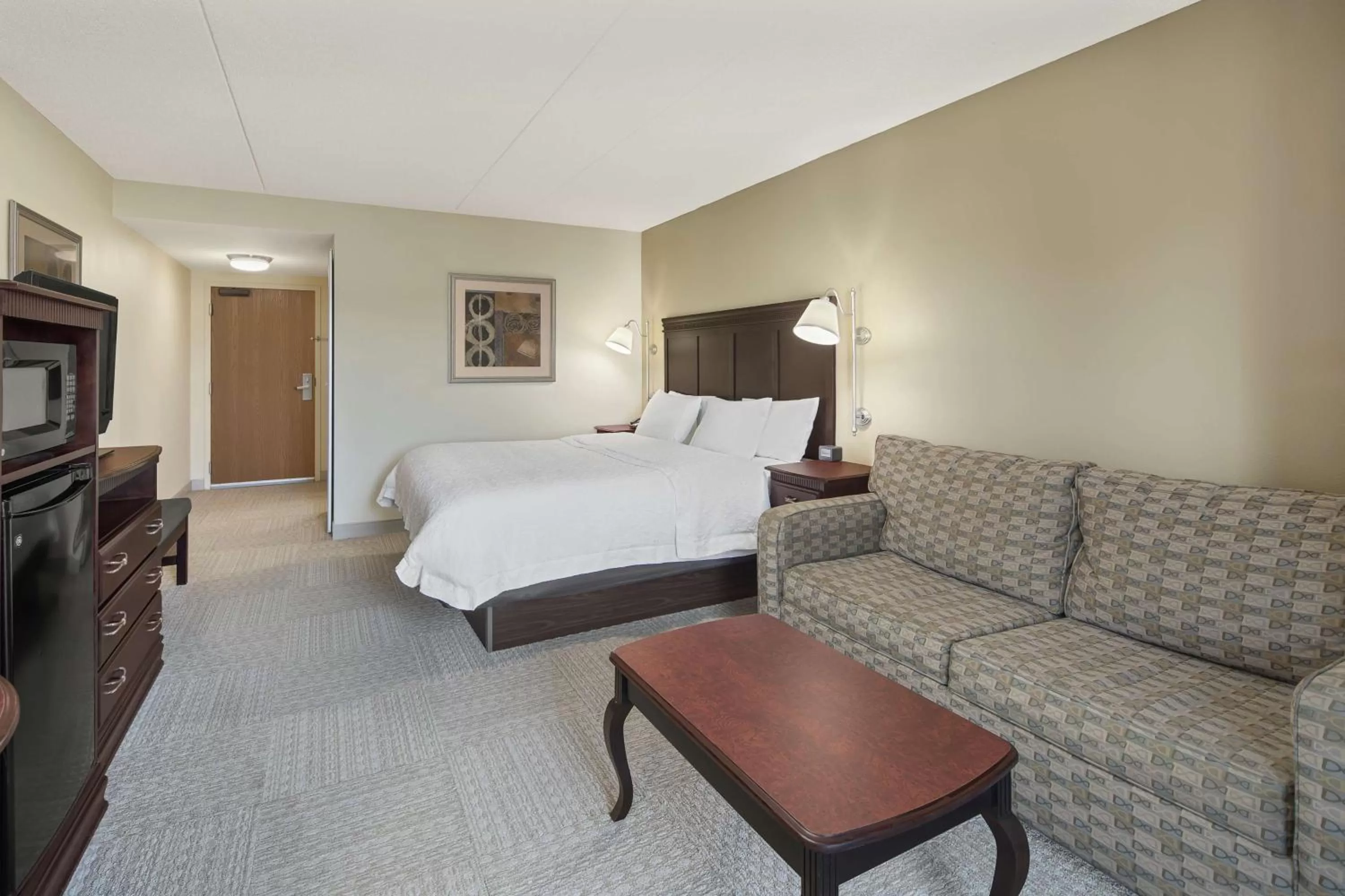 Bedroom, Bed in Hampton Inn Fairhope-Mobile Bay, AL