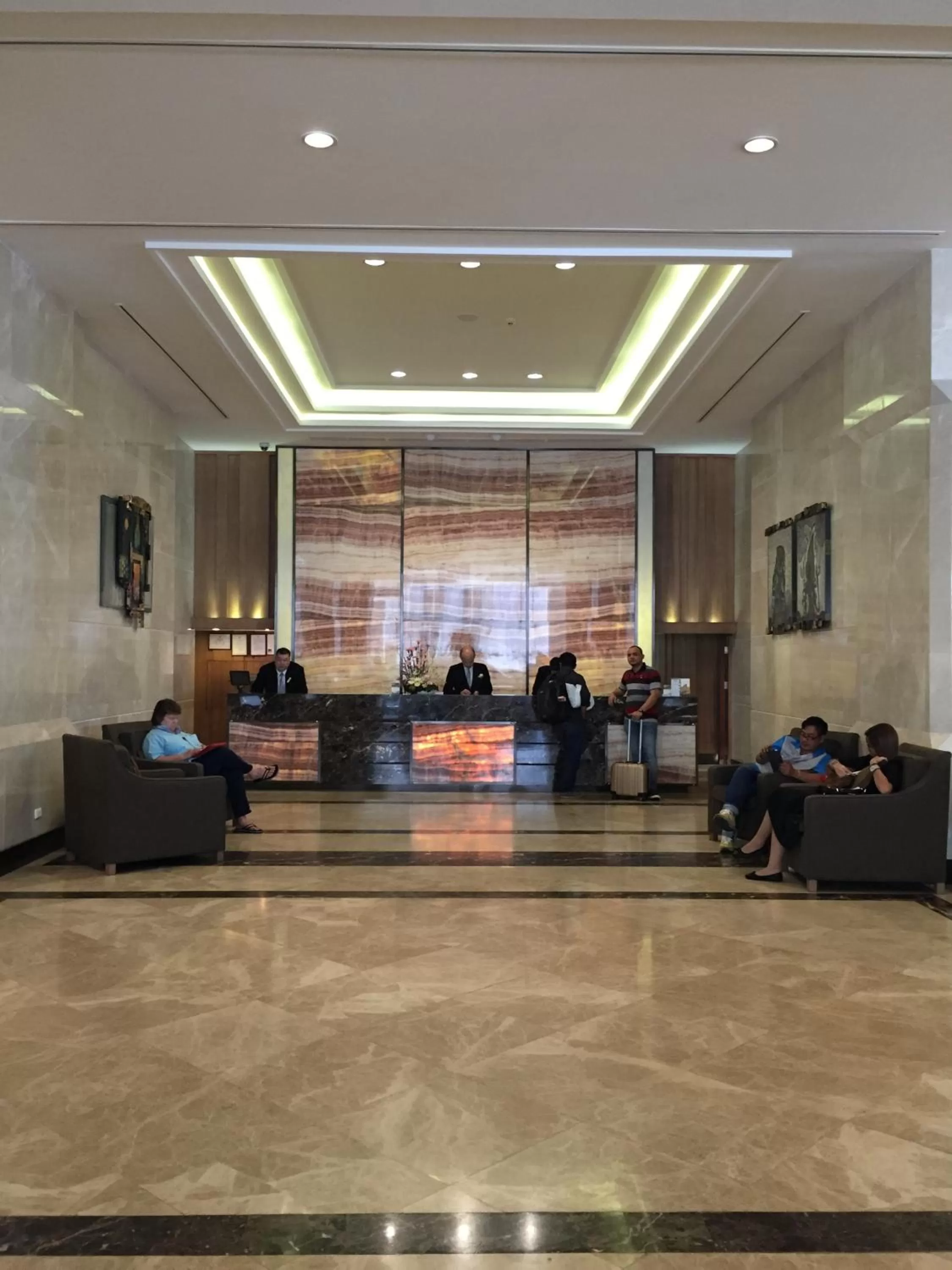 Restaurant/places to eat in Arnoma Hotel Bangkok