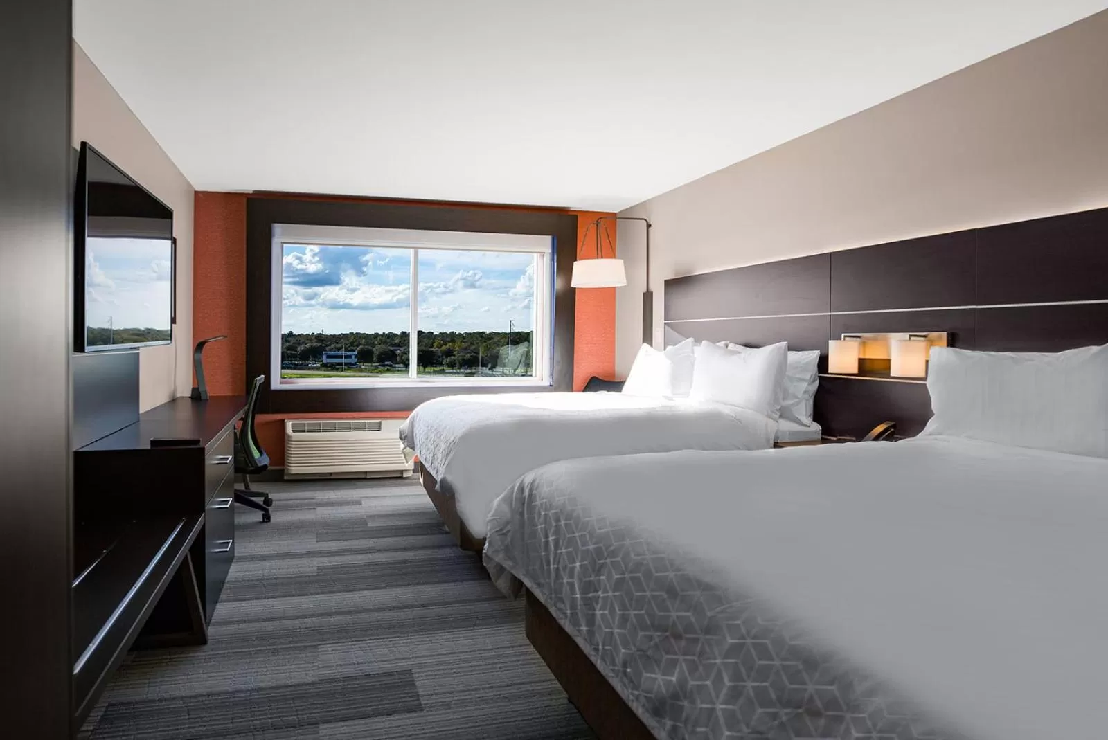 Photo of the whole room, Bed in Holiday Inn Express & Suites Sanford - Lake Mary by IHG