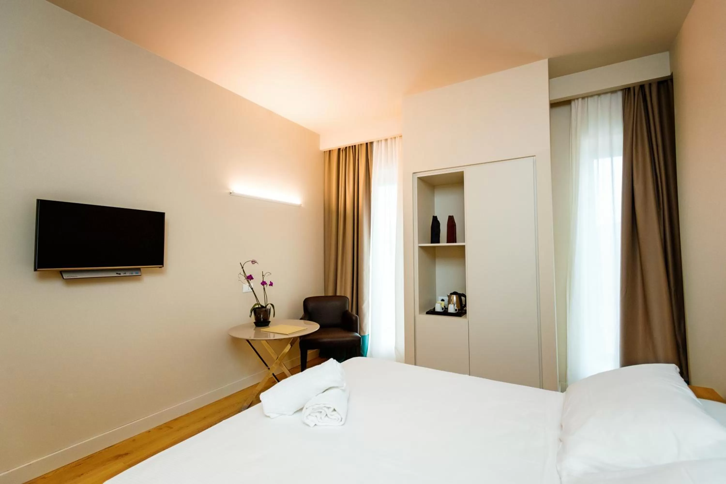 Communal lounge/ TV room in Hotel Politeama