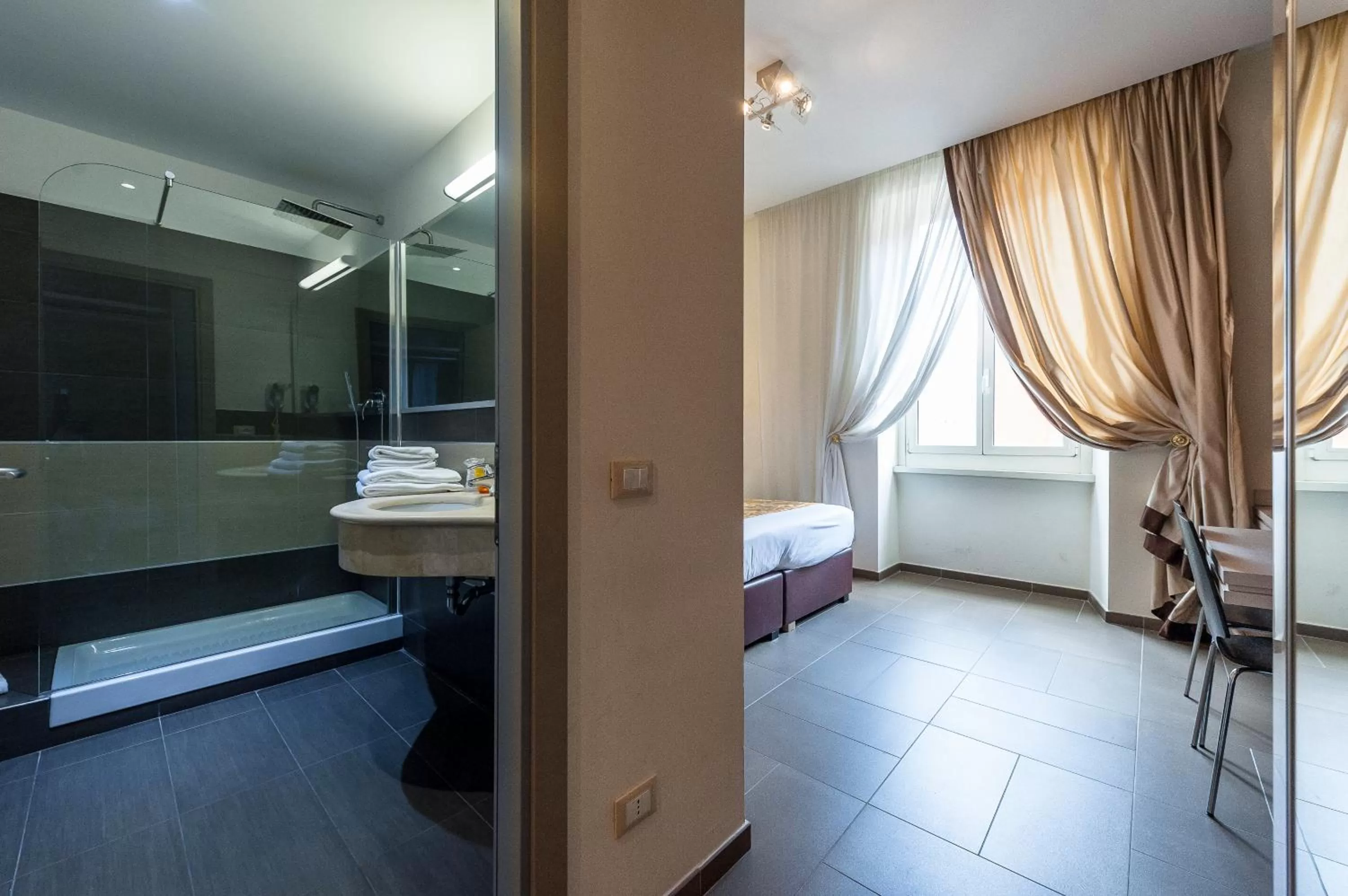 Bed in Hotel California