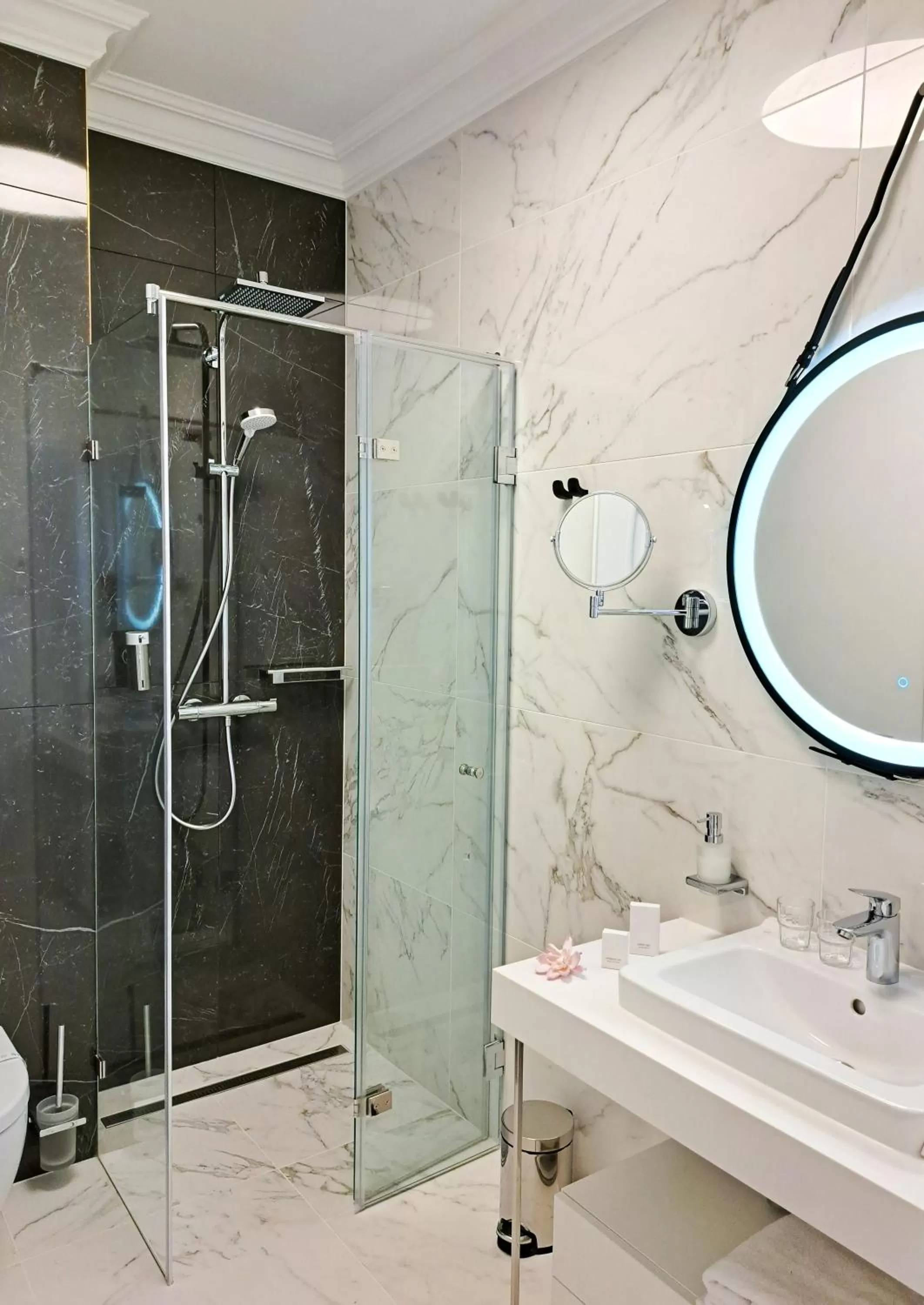 Shower in Hotel Domus Collis