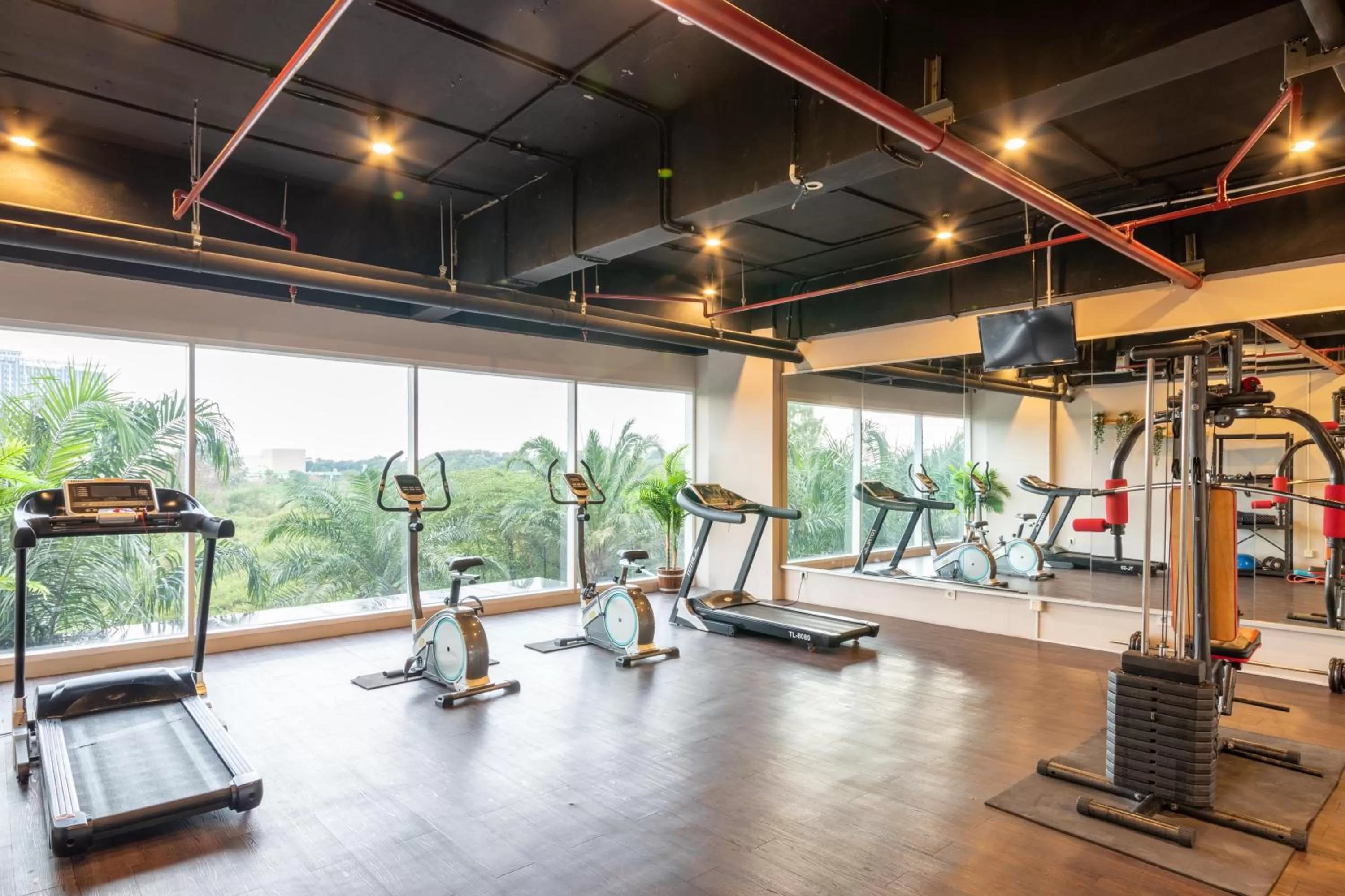 Fitness centre/facilities in Antero Hotel Jababeka Cikarang