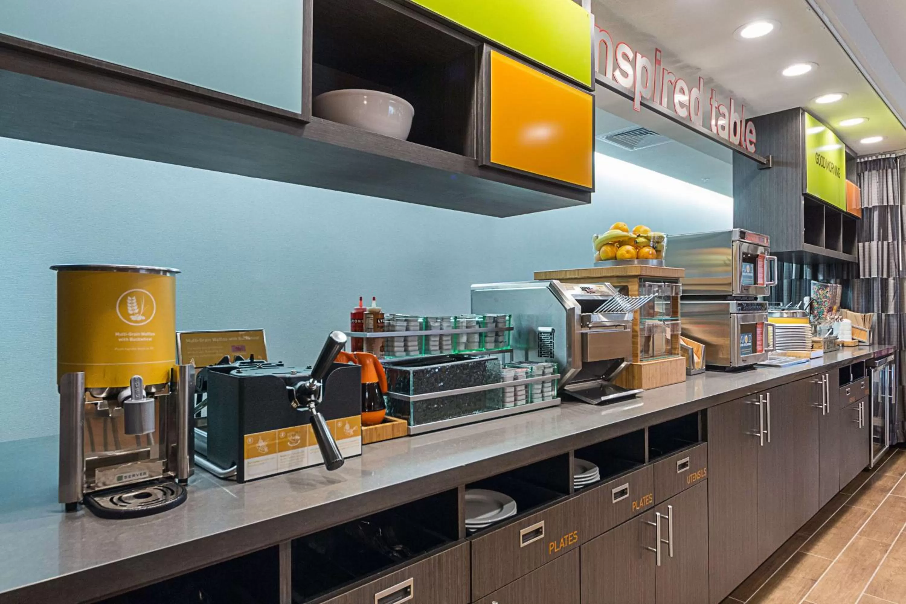 Dining area in Home2 Suites By Hilton Oklahoma City Yukon