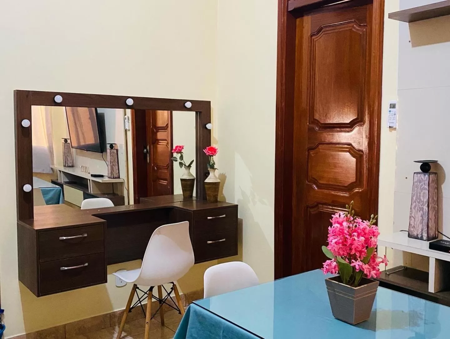 Communal lounge/ TV room in Pousada Casa do Ivo Santarém