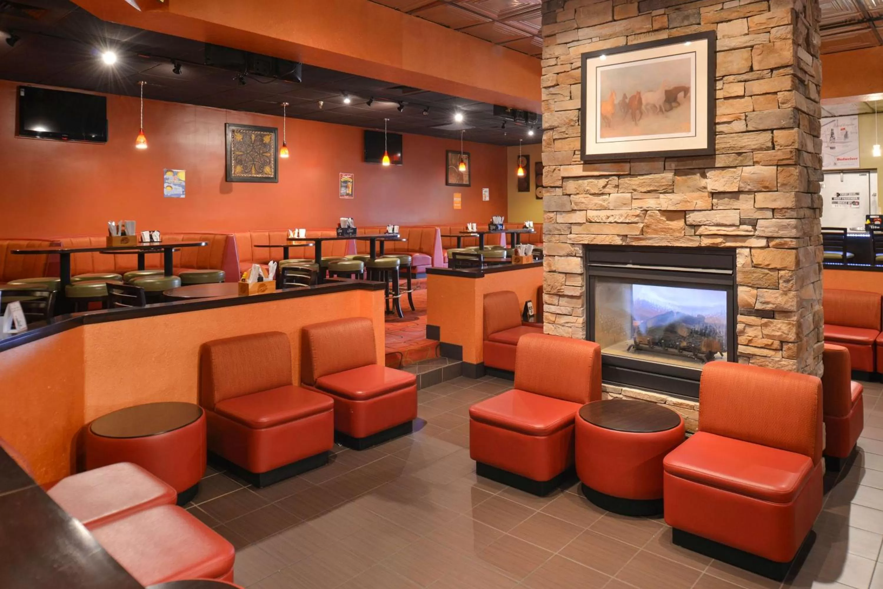 Lounge or bar in Ramada Plaza by Wyndham Sheridan Hotel & Convention Center