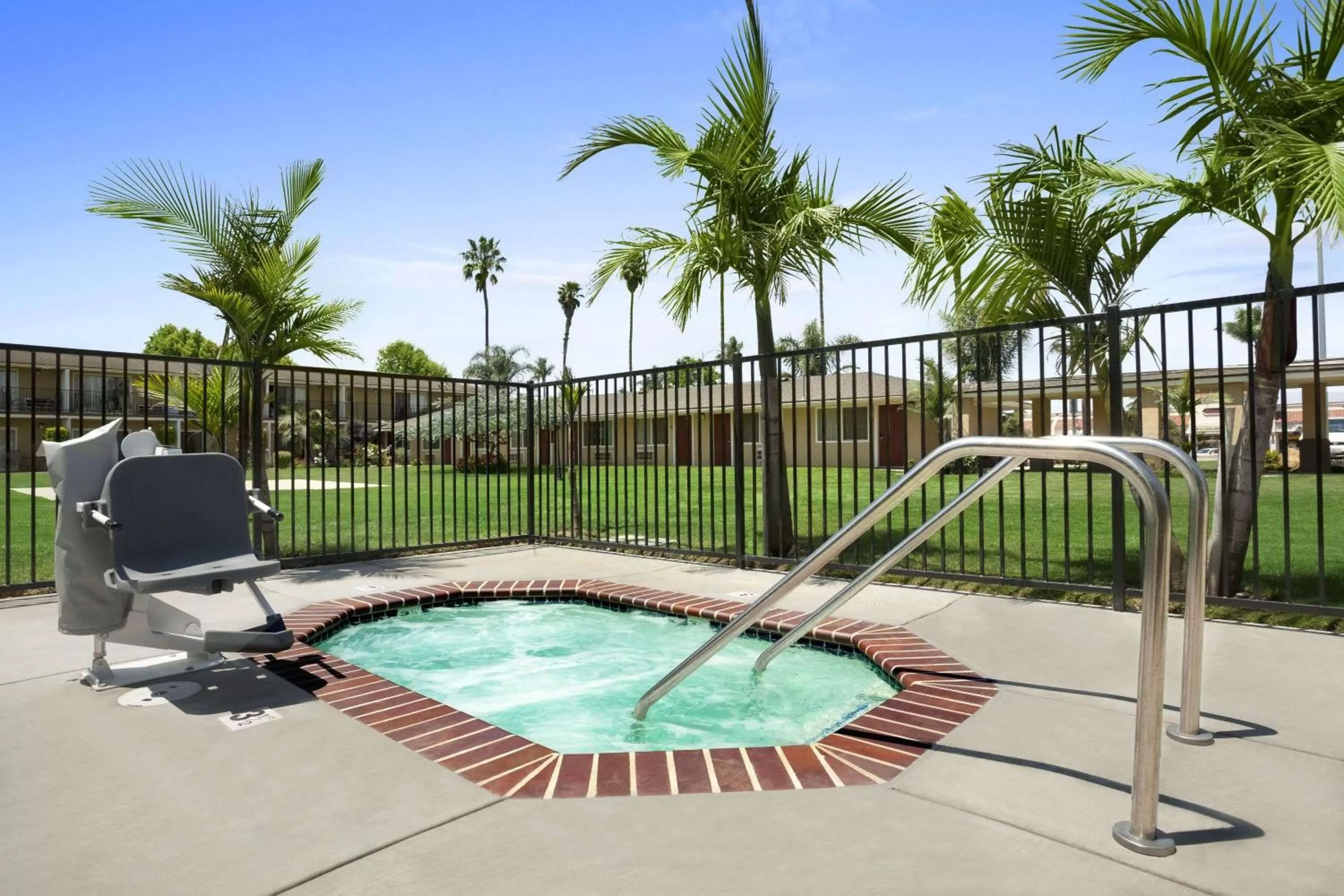 Spa and wellness centre/facilities in Travelodge by Wyndham Santa Maria