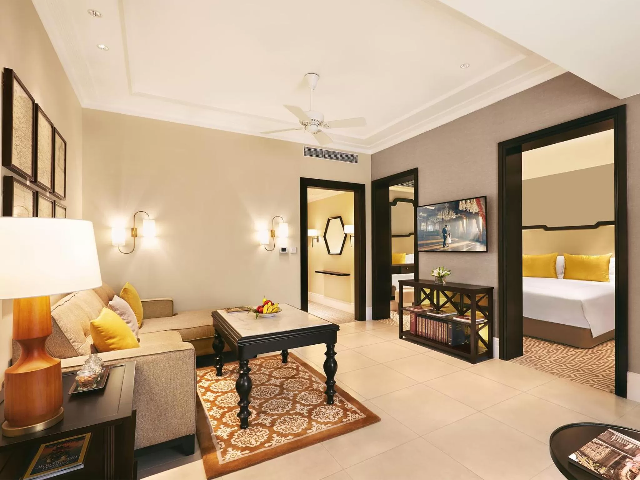 Living room, Bed in Taj Connemara, Chennai