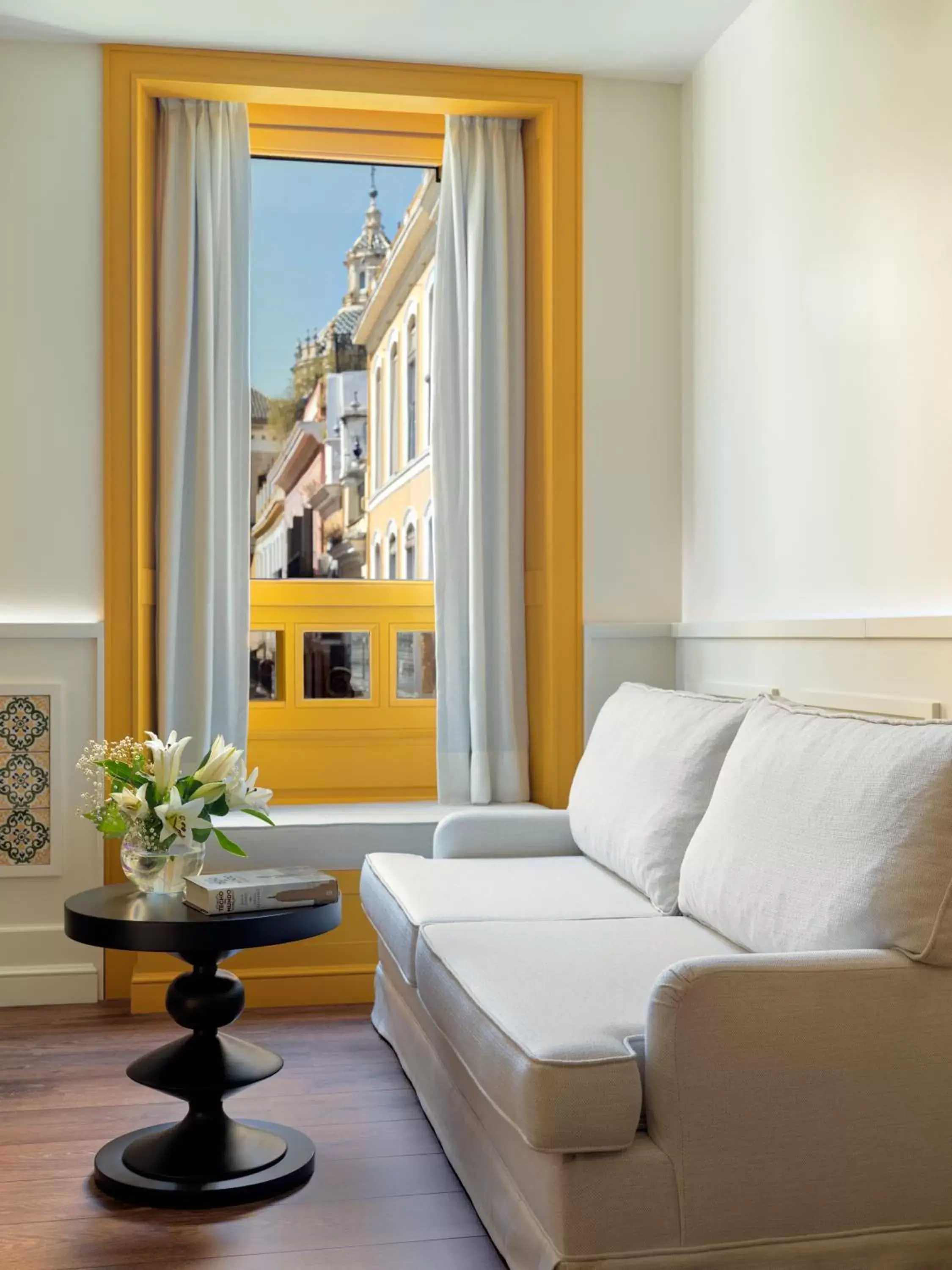 Family Suite in H10 Casa de la Plata Family Suite in H10 Casa de la Plata