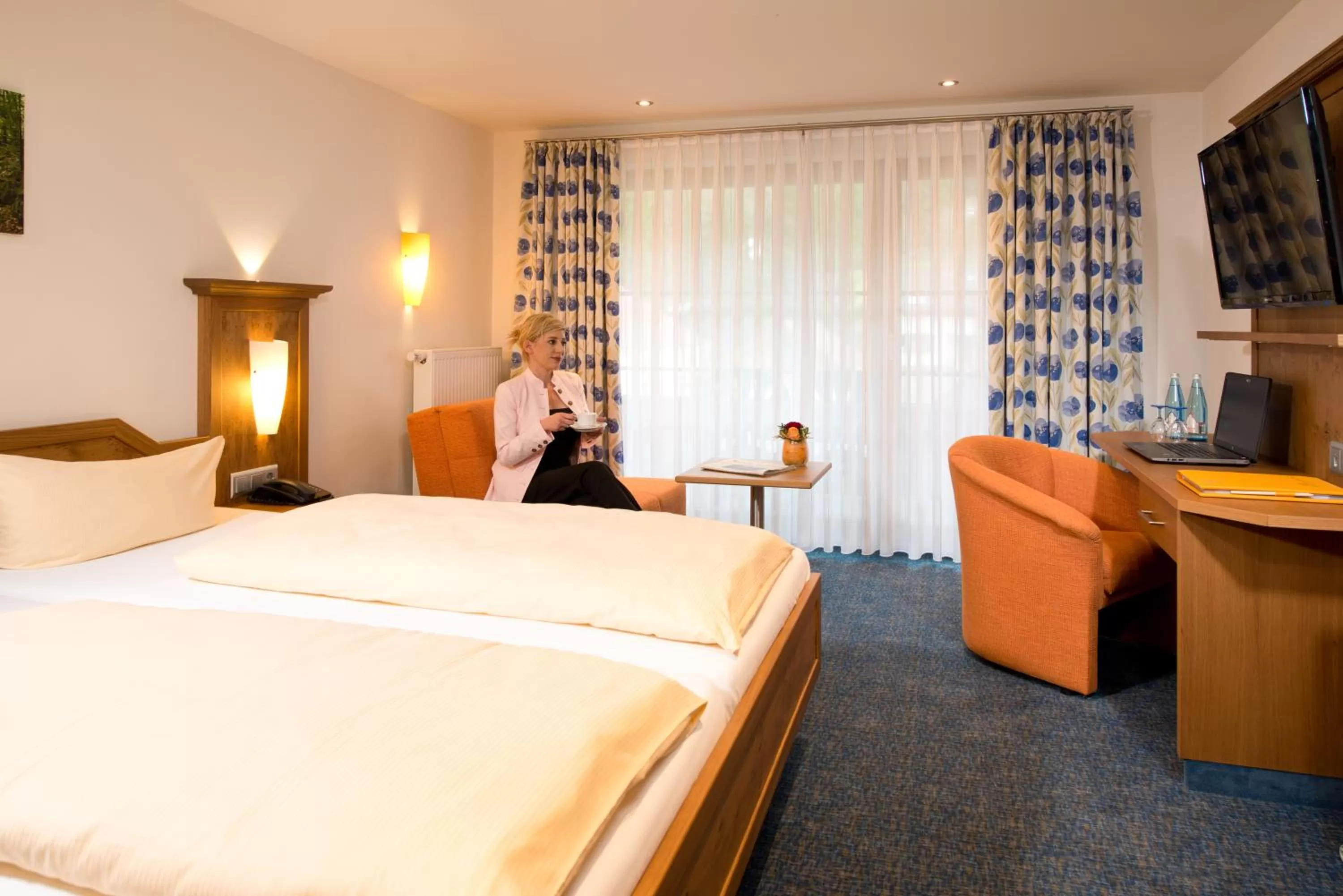 Bathroom, Bed in Silberkönig Schwarzwald Hotel & Restaurant Ringhotel