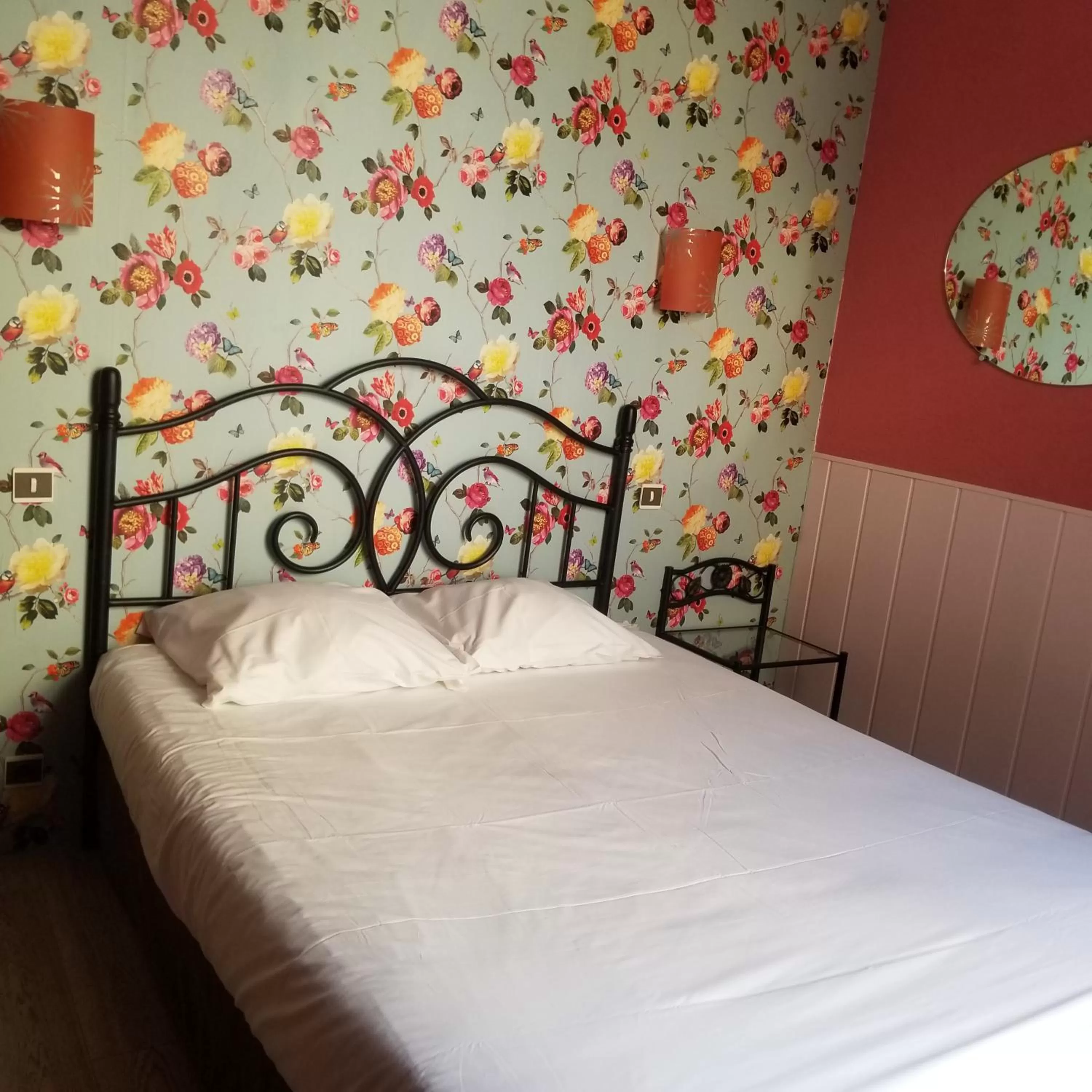 Bedroom, Bed in Logis hôtel du terreau