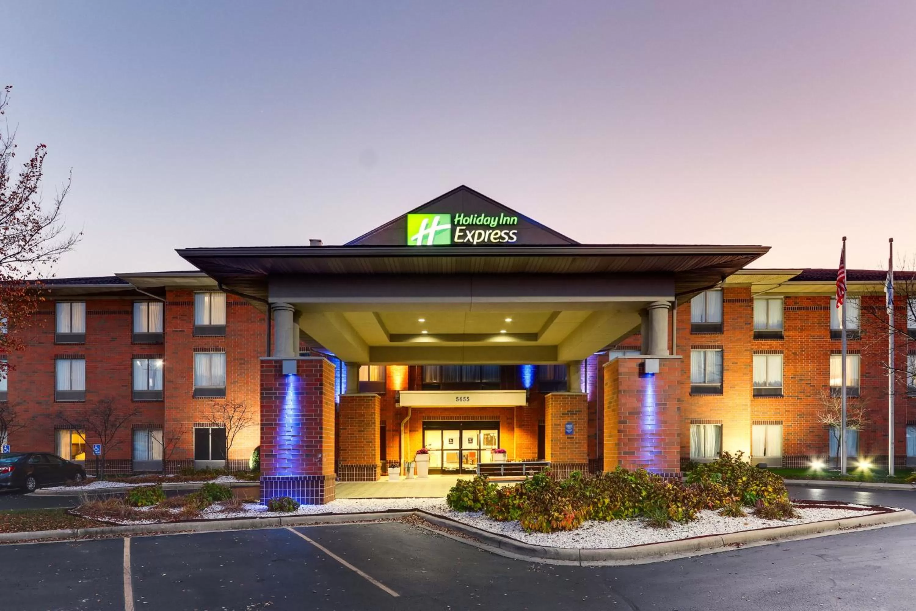Property building in Holiday Inn Express Hotel & Suites Dayton-Centerville by IHG