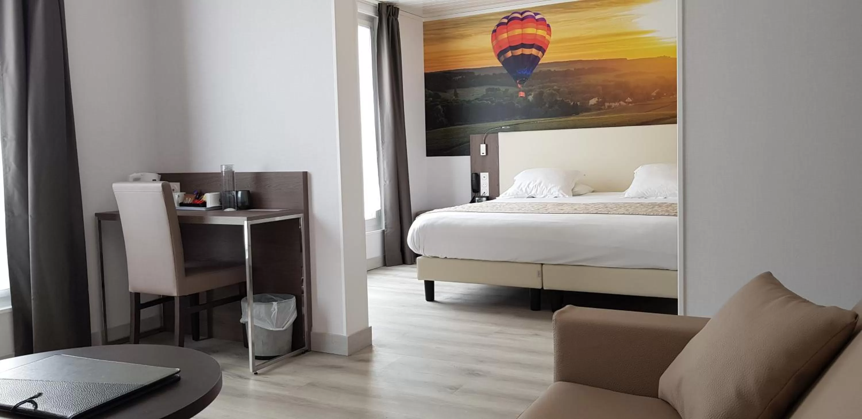 Photo of the whole room, Bed in Best Western Hotel Ile de France