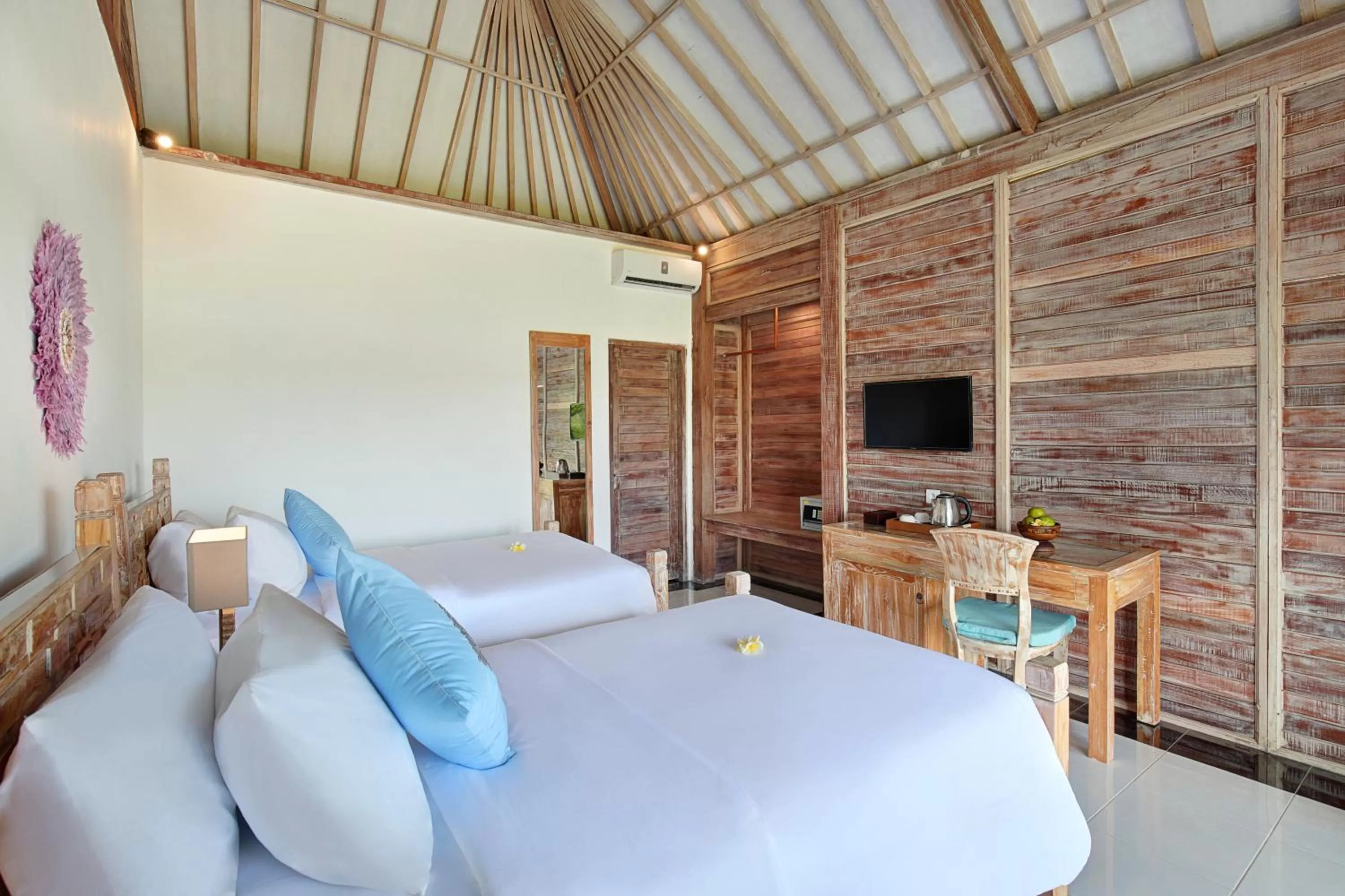 Photo of the whole room, Bed in The Acala Shri Sedana