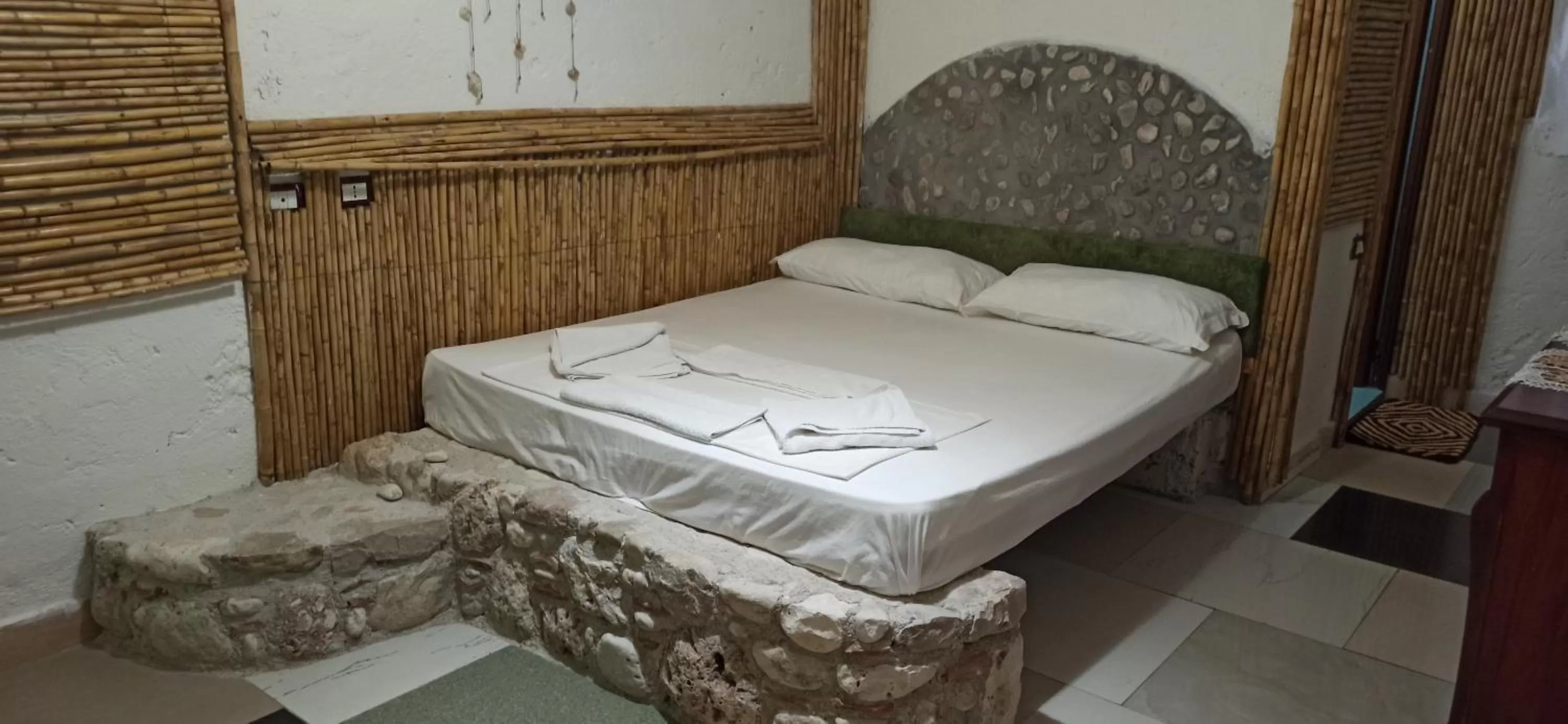 Bed in Maxola's Dream Orikum