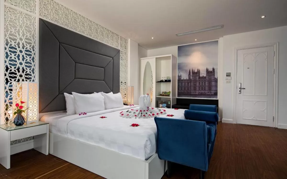 Bed in Victor Metropolis Hanoi Hotel & Rooftop Bar