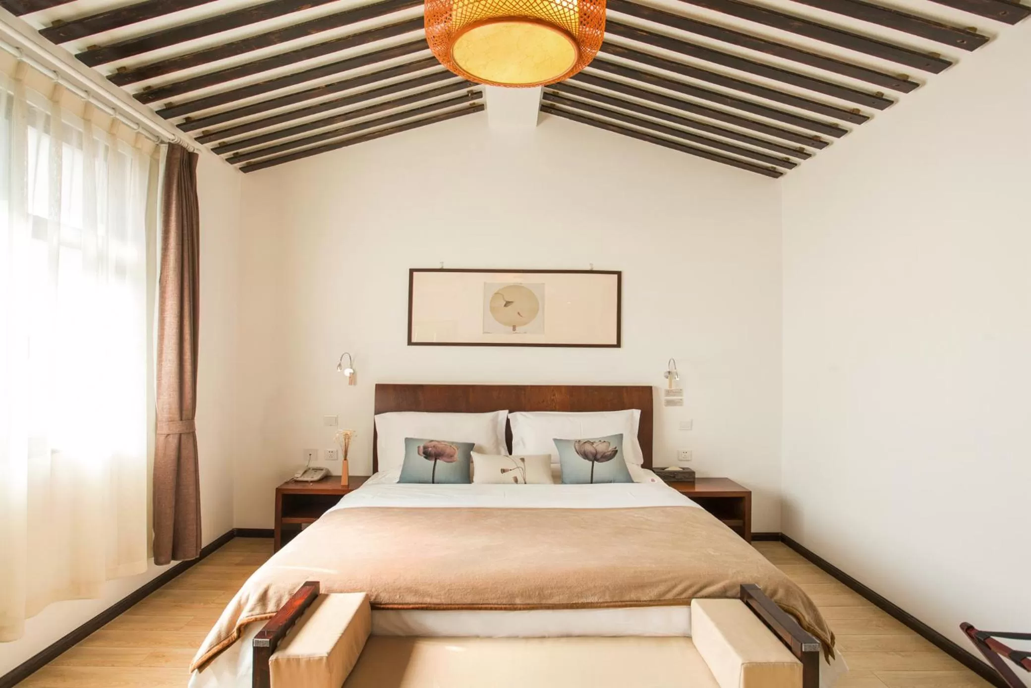 Photo of the whole room, Bed in Dali Yanyuan Mountain Retreat