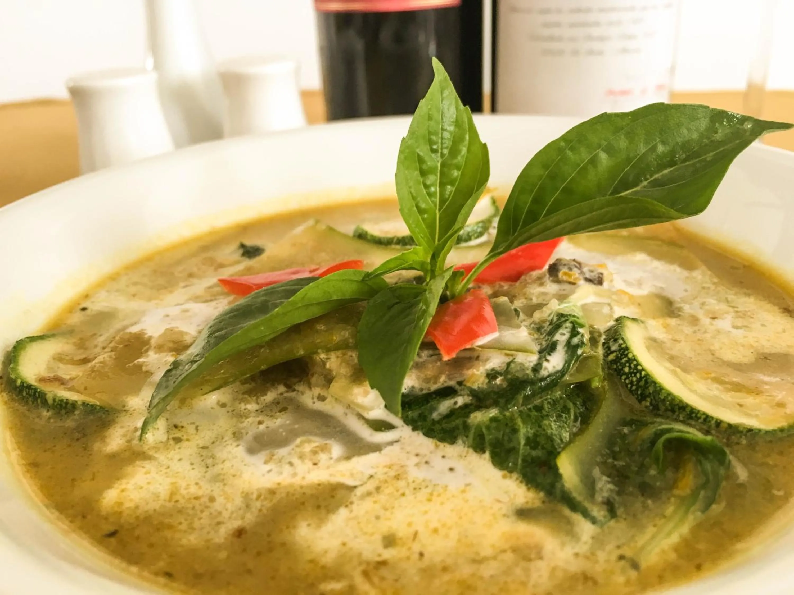 Lunch in Tropical Breeze