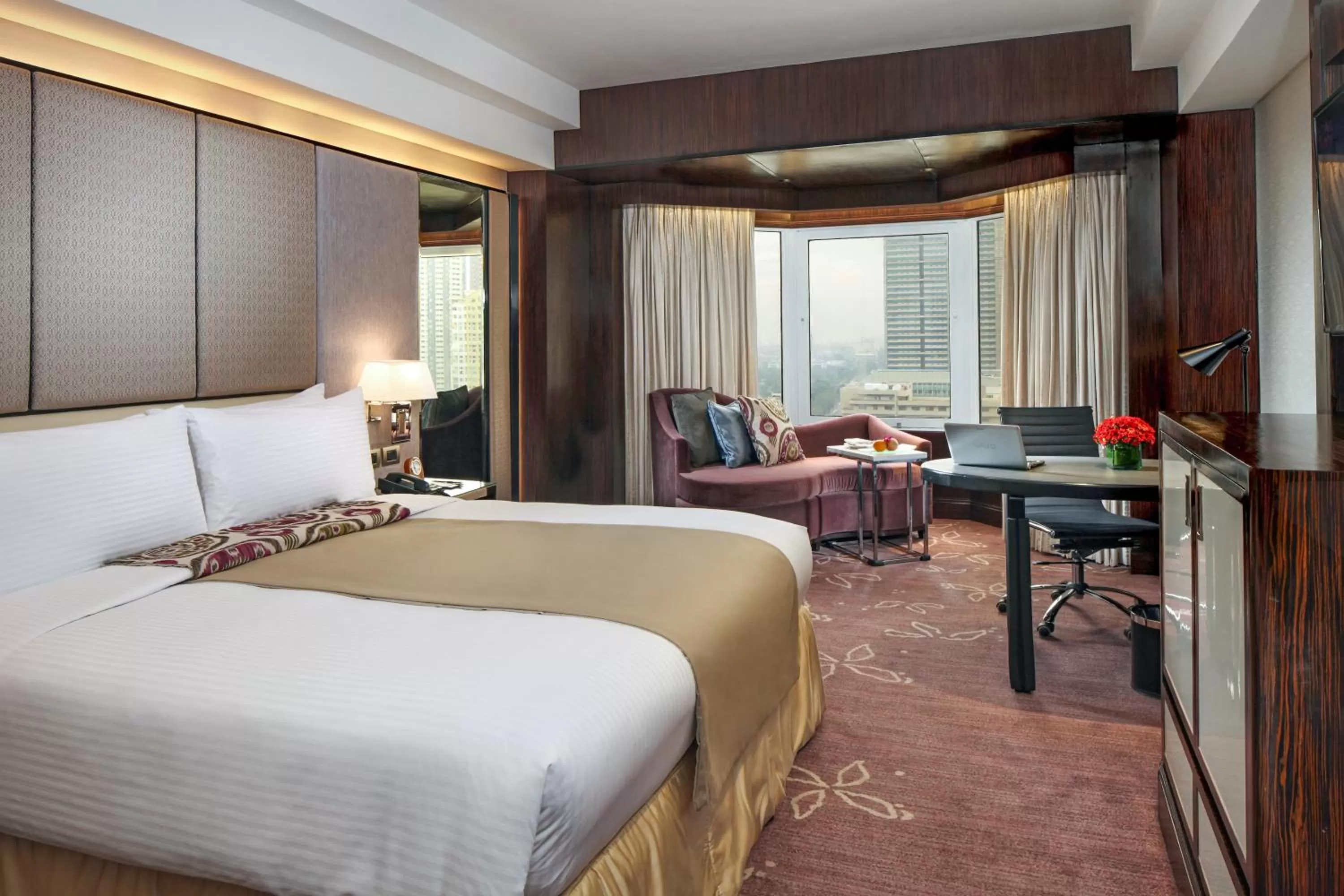 TV and multimedia, Bed in Diamond Hotel Philippines