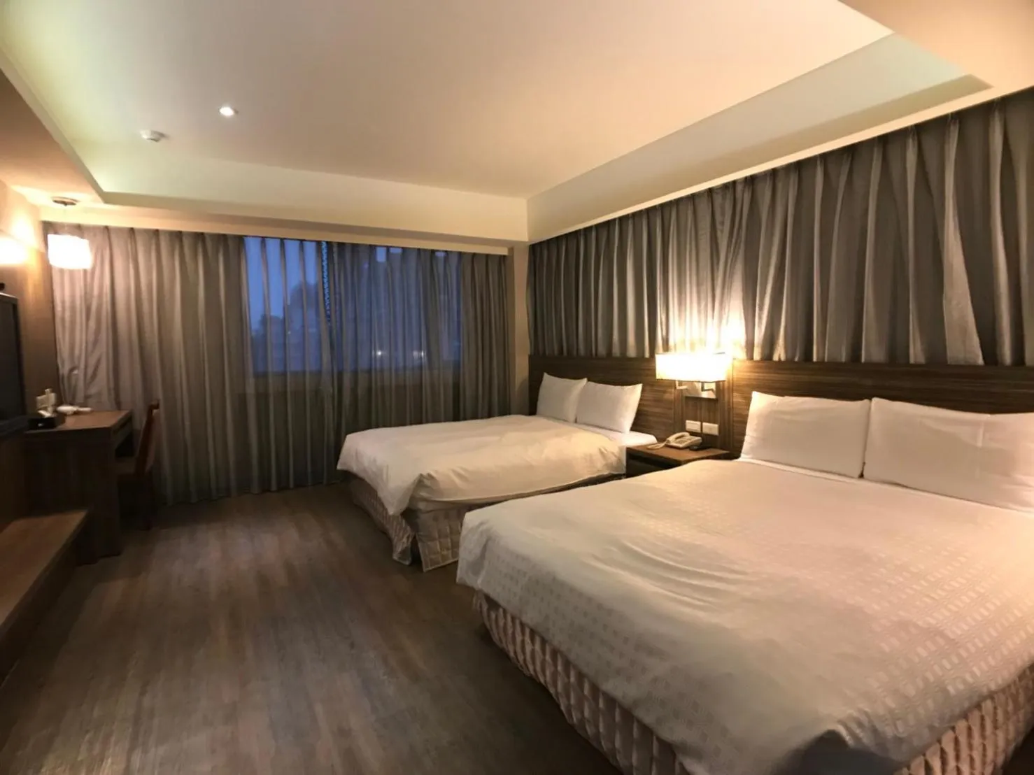 Bed in Paris Business Hotel